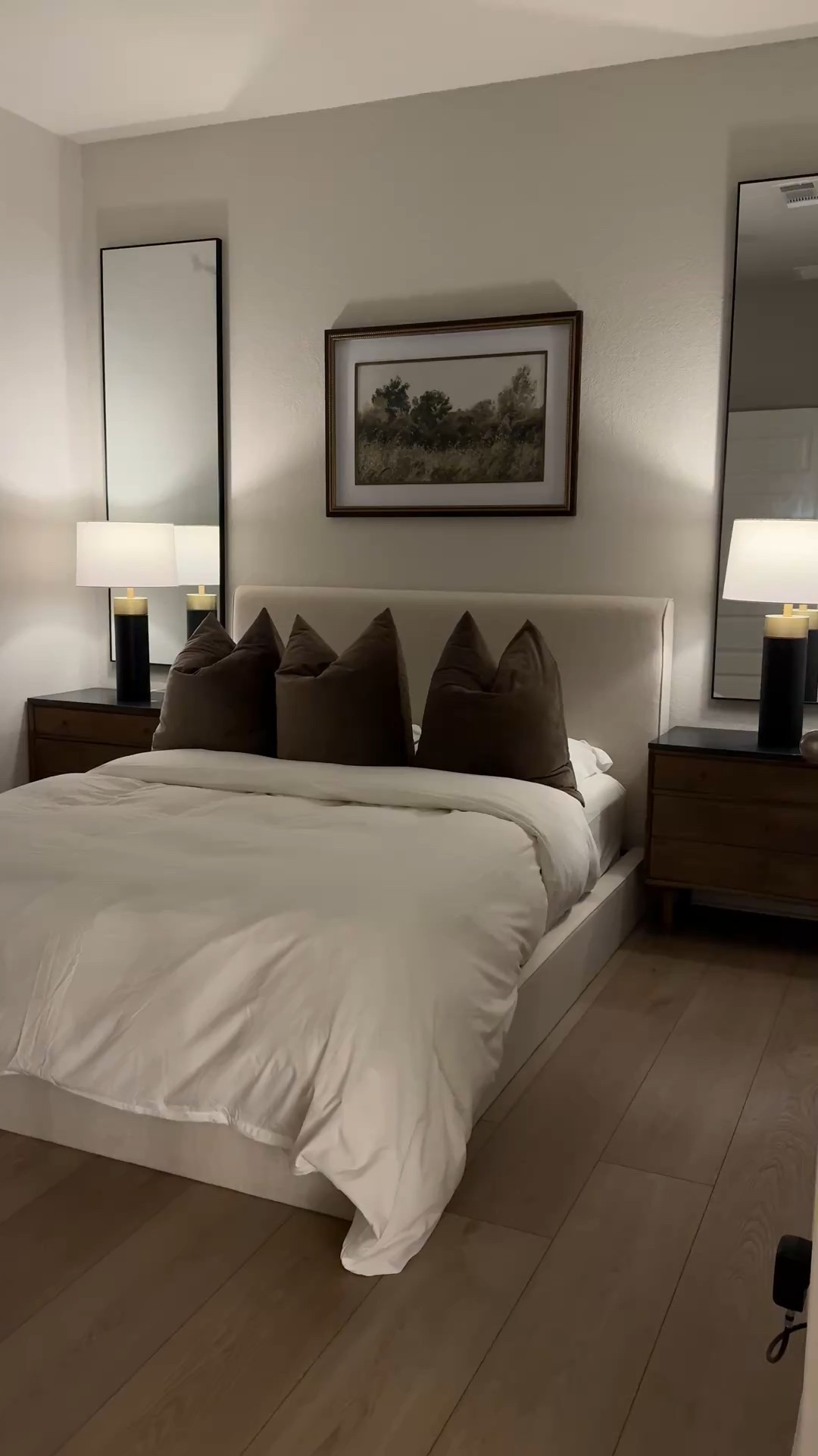 Mirror size: 64 x 21