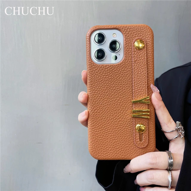 Capa de couro Metal Gold Name Pulseira, capa inicial personalizada, iPhone 14 Pro Max, 13, 12, 11... | AliExpress (US)