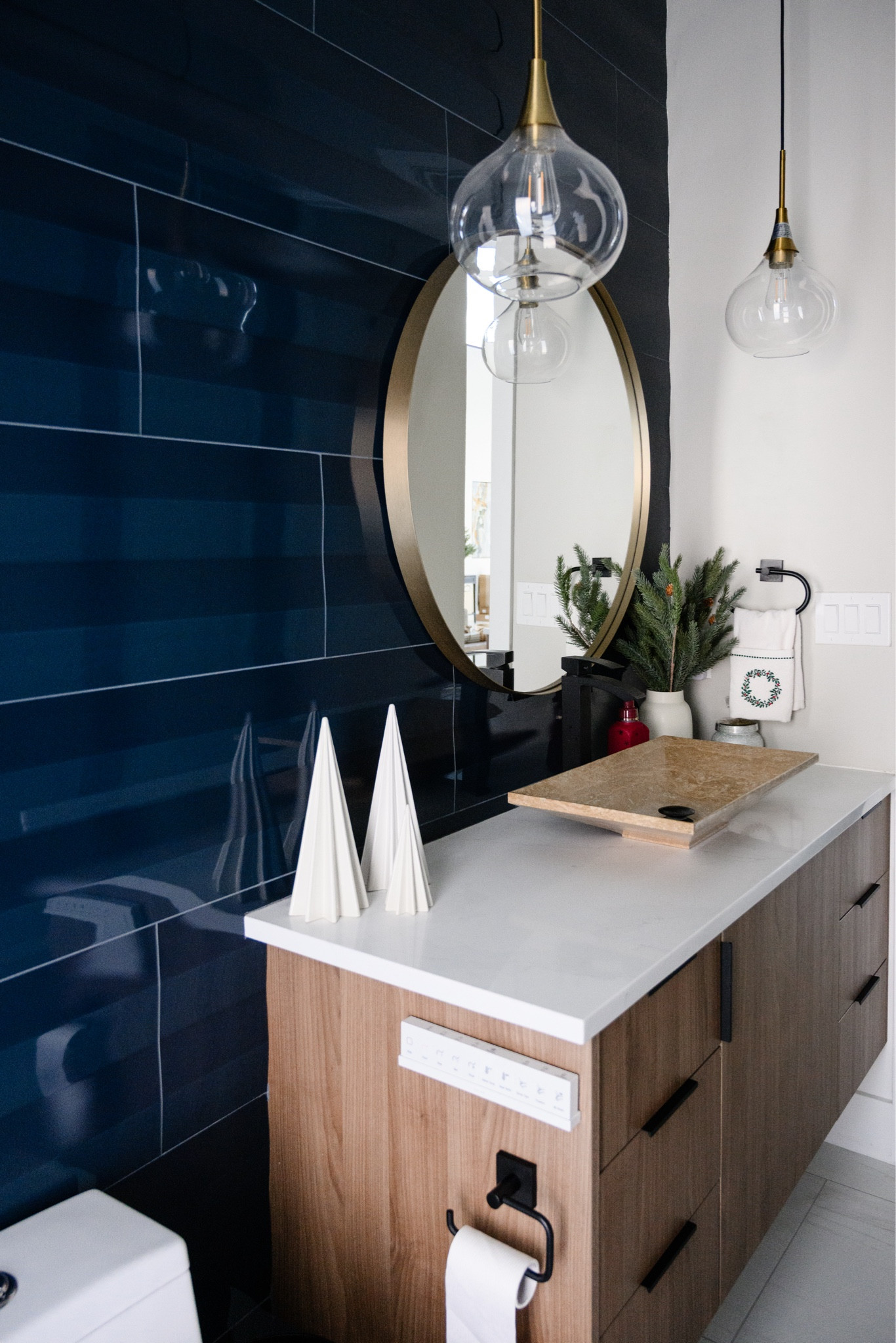 Holiday Bathroom Decor and Accessories #holidayhome #homedecor #holidaydecor 

 

#LTKHoliday #LTKSeasonal #LTKHome