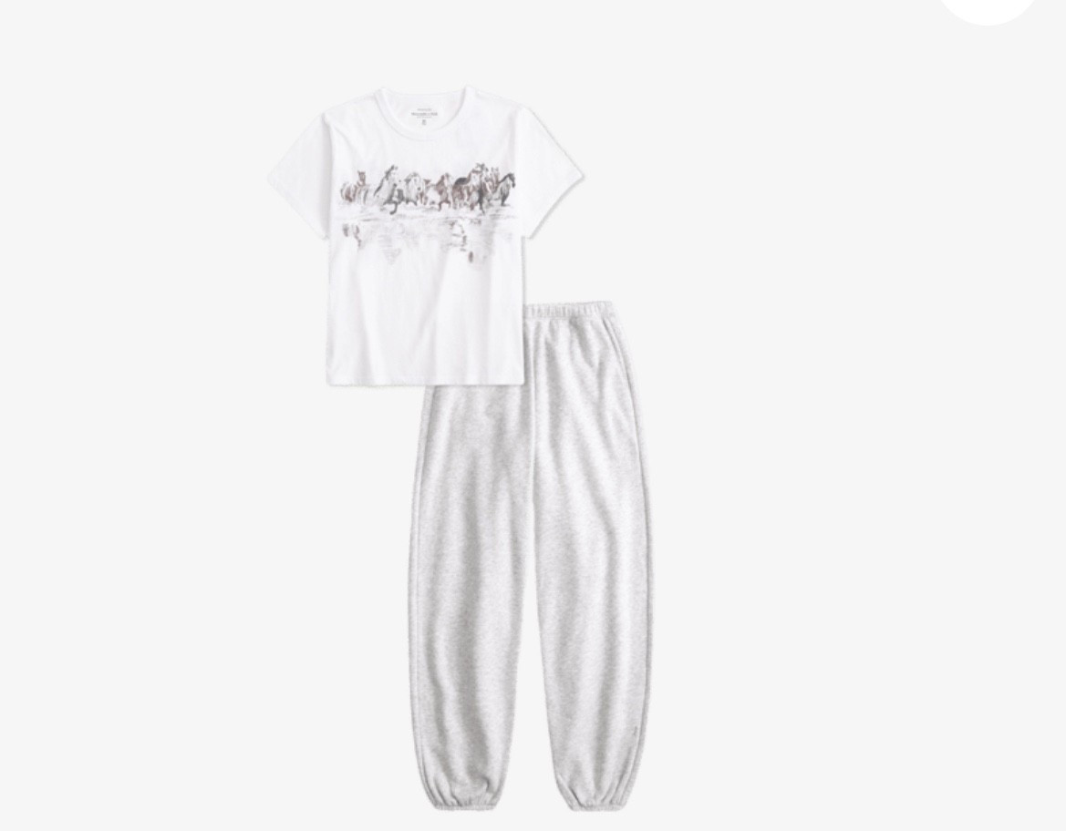 Comfy outfit on sale
Gift idea 
Abercrombie outfit 

#LTKootd #LTKSaleAlert #LTKGiftGuide