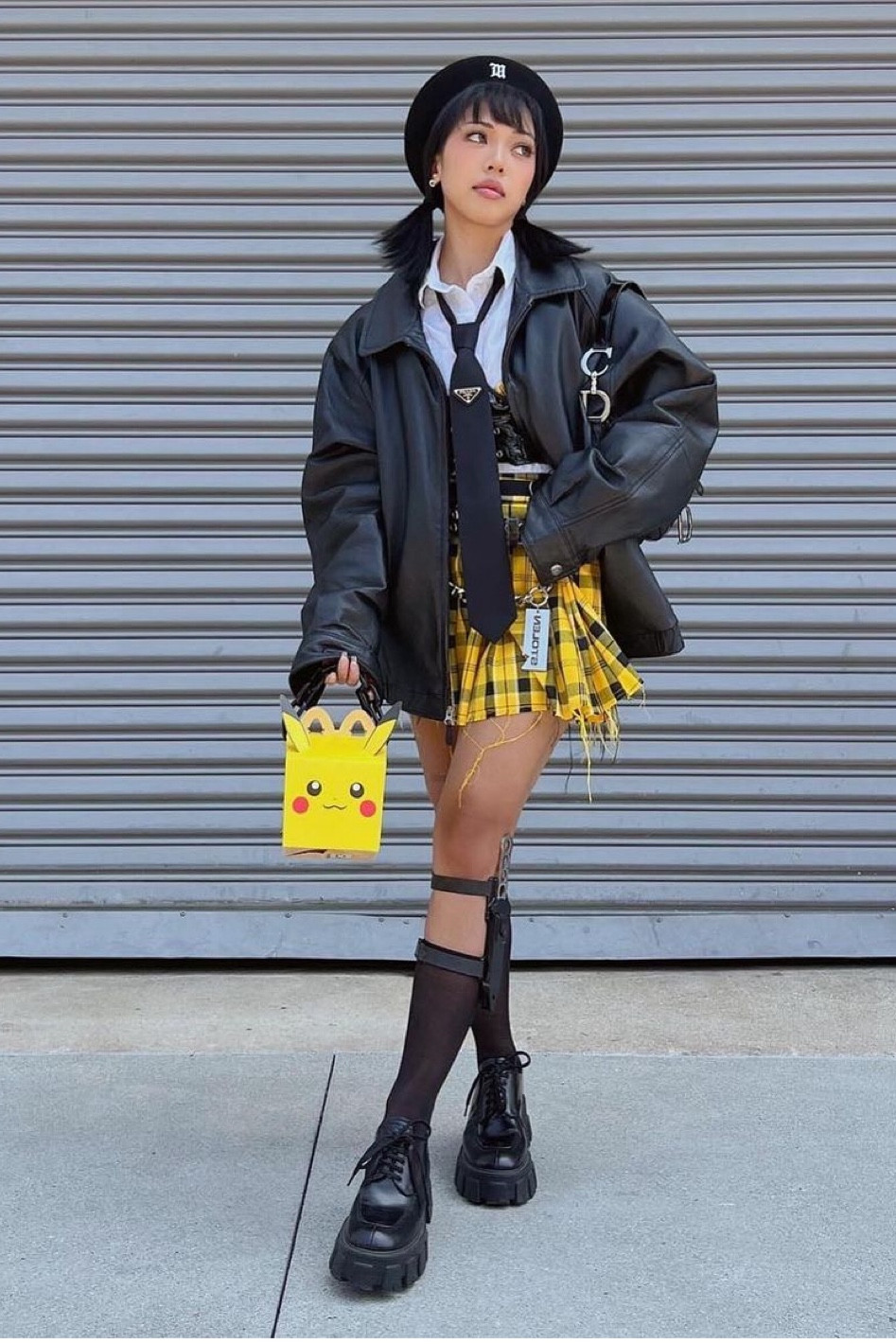 here I go turning happy meals into bags again ⚡️

** im more of a sustainable shopper nowadays however I still wear old clothes from brands that I no longer support. I will cont to post the exact item even if it’s from fast fashion brands bc I understand that price point is a necessity for some, however will also link a similar, more sustainable option as well **

#LTKstyletip