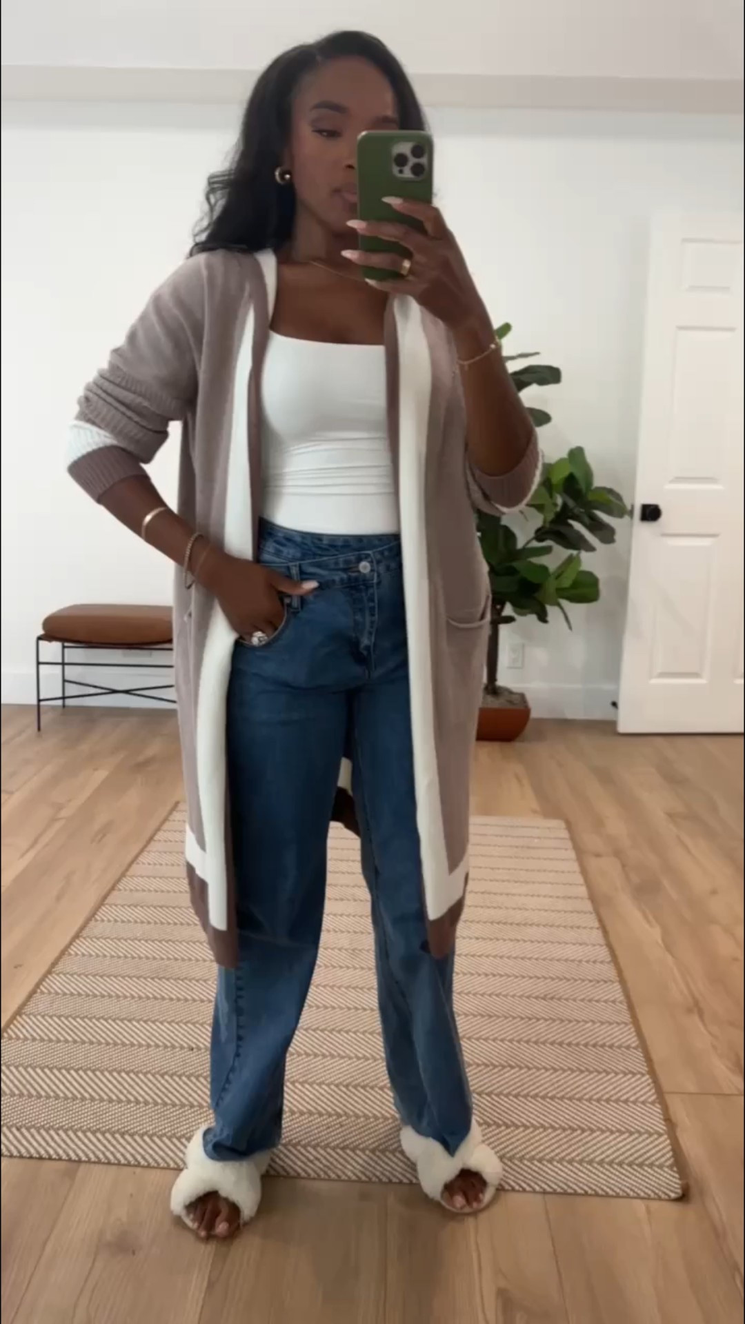 Wearing this sweater and I’m obsessed! 💕 It’s giving cozy chic cute vibes and I’m here for it. Wearing a Small – I’m 5’4 | 140 lbs | 36D • 27 • 40 — fits true to size 

📲 IG & YT: @kirasfashionfinds | TT: @kiraabboud 

#LTKStyleTip #LTKPetite #LTKU