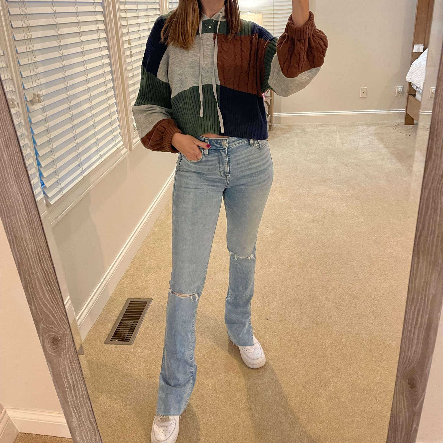 Loving this oversized crop sweatshirt & jean combo! 

#LTKSaleAlert #LTKStyleTip #LTKFindsUnder100