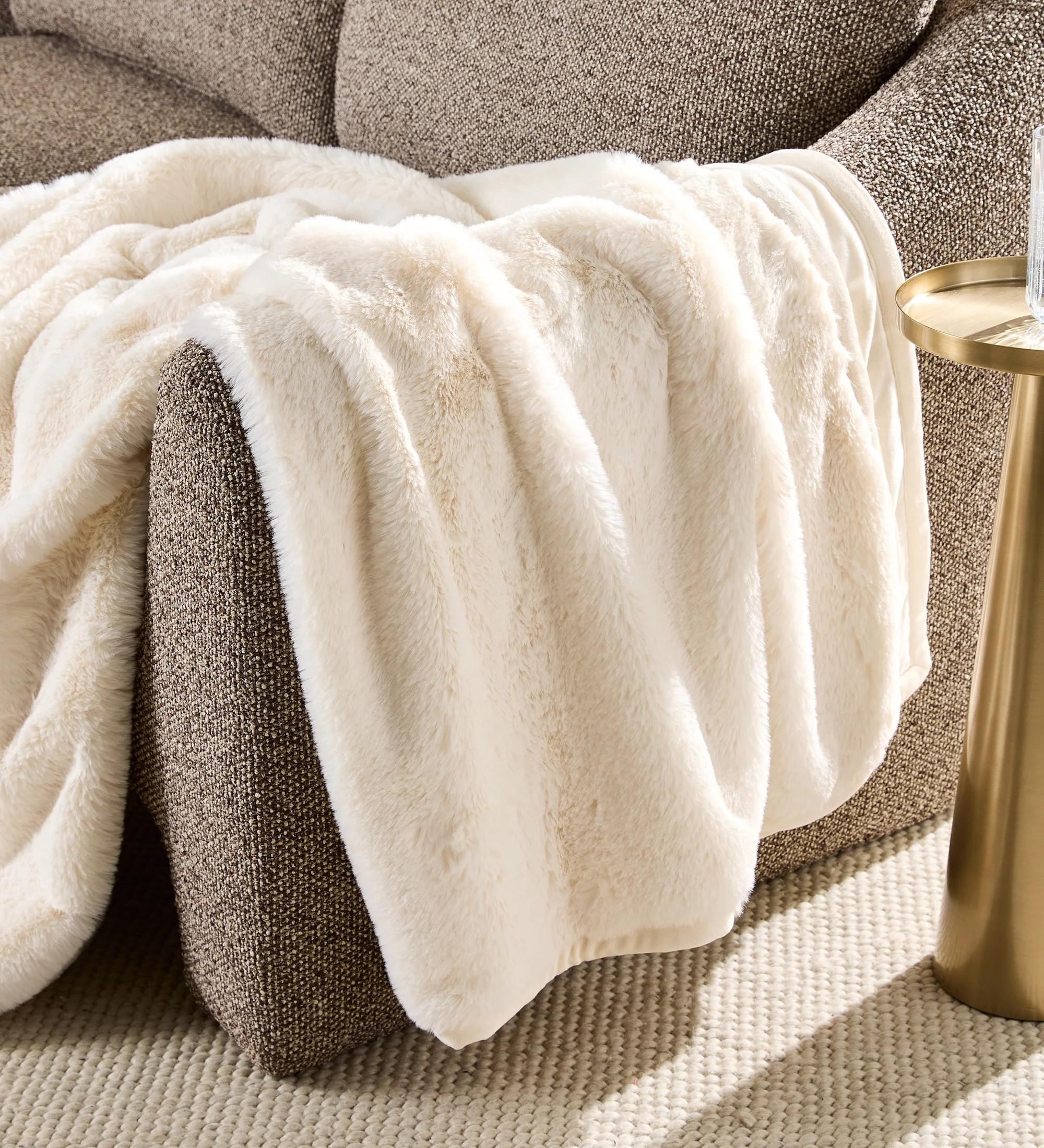 Better Homes & Gardens Ivory Faux Fur Ultra Soft Luxury Oversized Throw Blanket 50" x 72", Vanill... | Walmart (US)