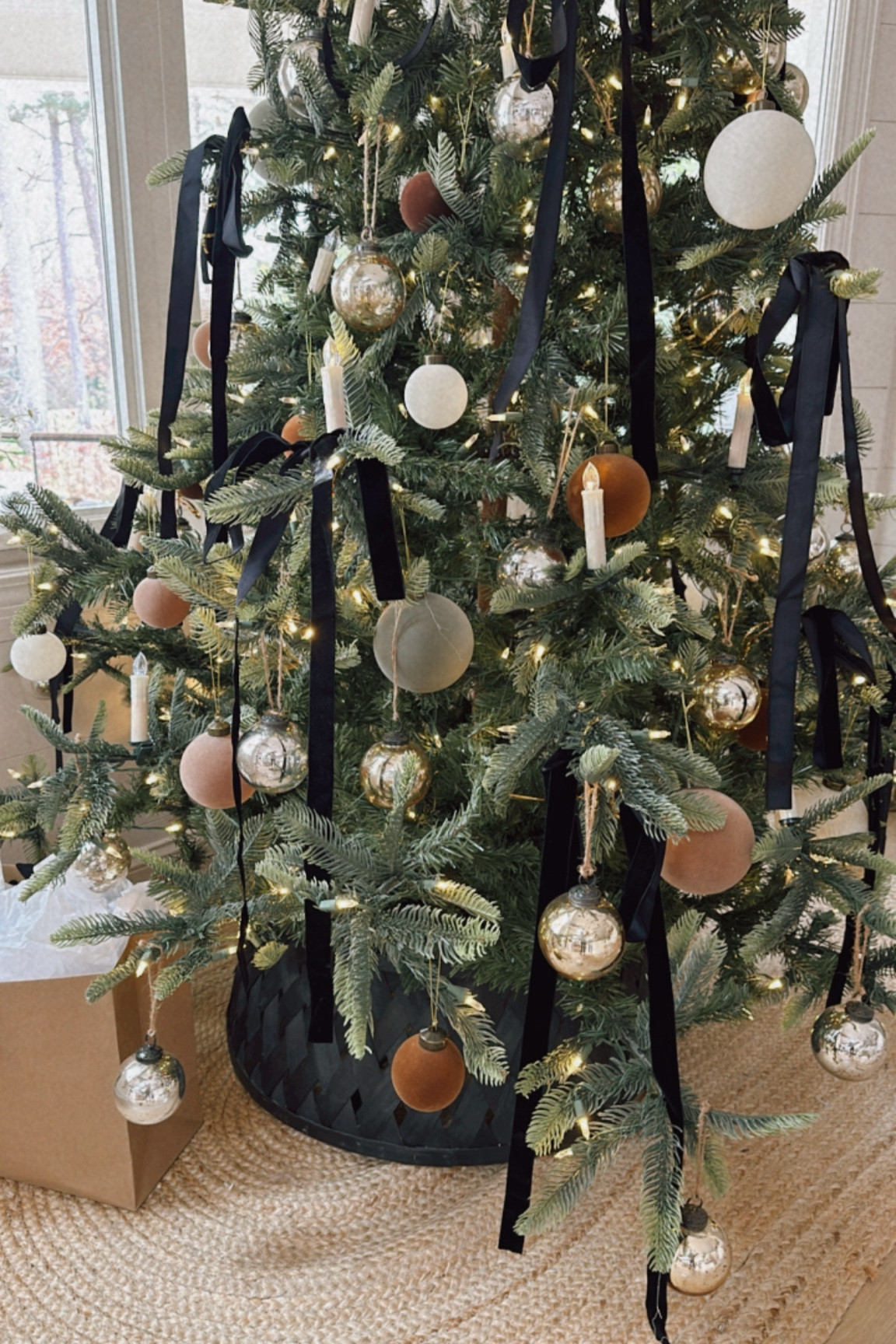 Christmas tree decor all from Amazon- the tree is on sale right now too 🎄

#LTKHome #LTKSeasonal #LTKHoliday