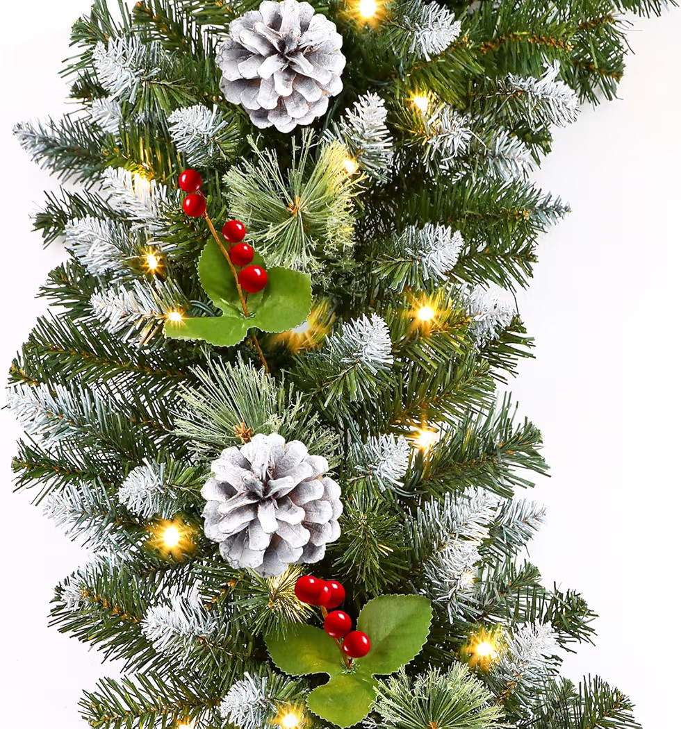 SHareconn 9FT Prelit Artificial Christmas Garland with Color Changing Lights and Timer by Batteri... | Amazon (US)