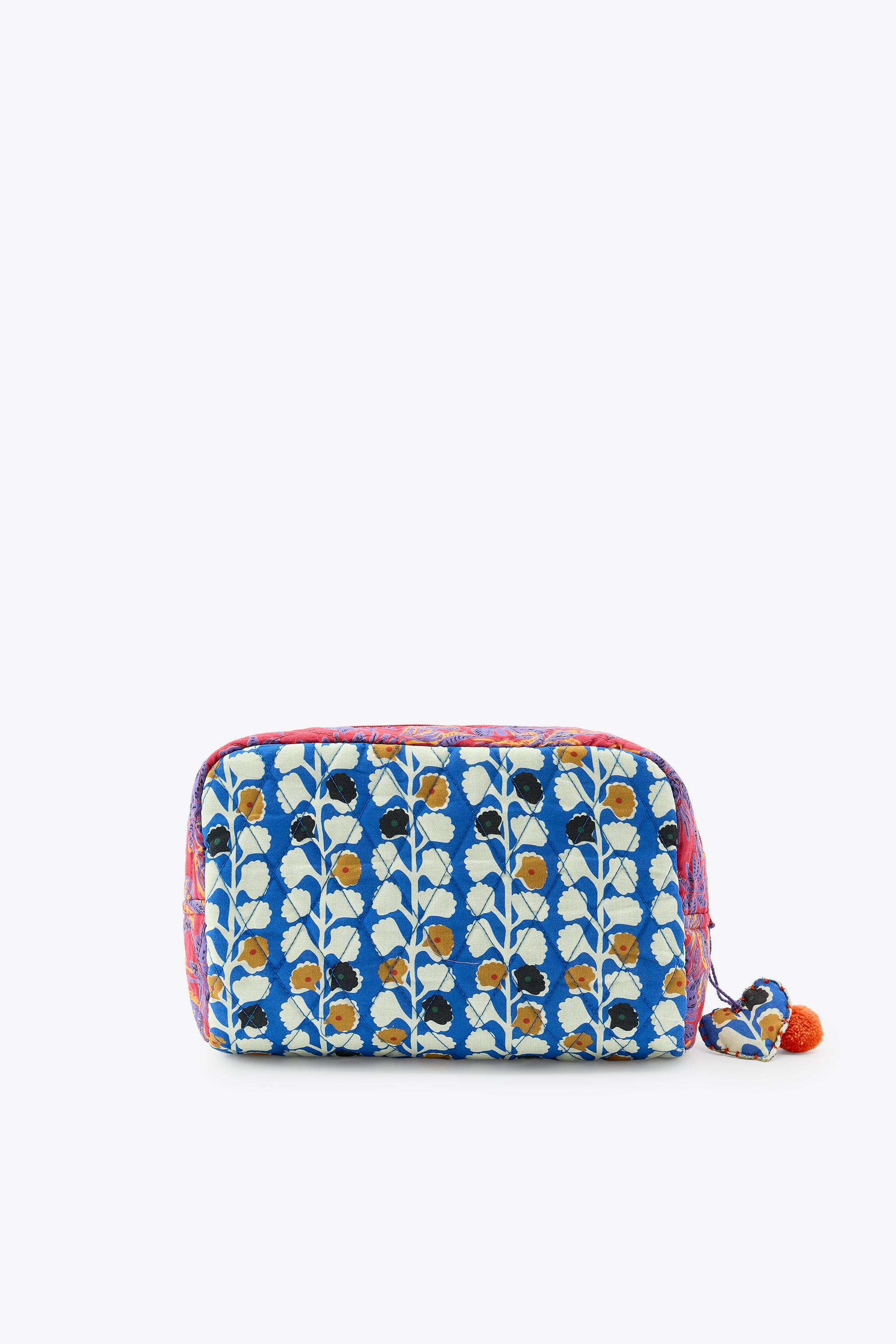 CHARM PRINT TOILETRY BAG | Zara US