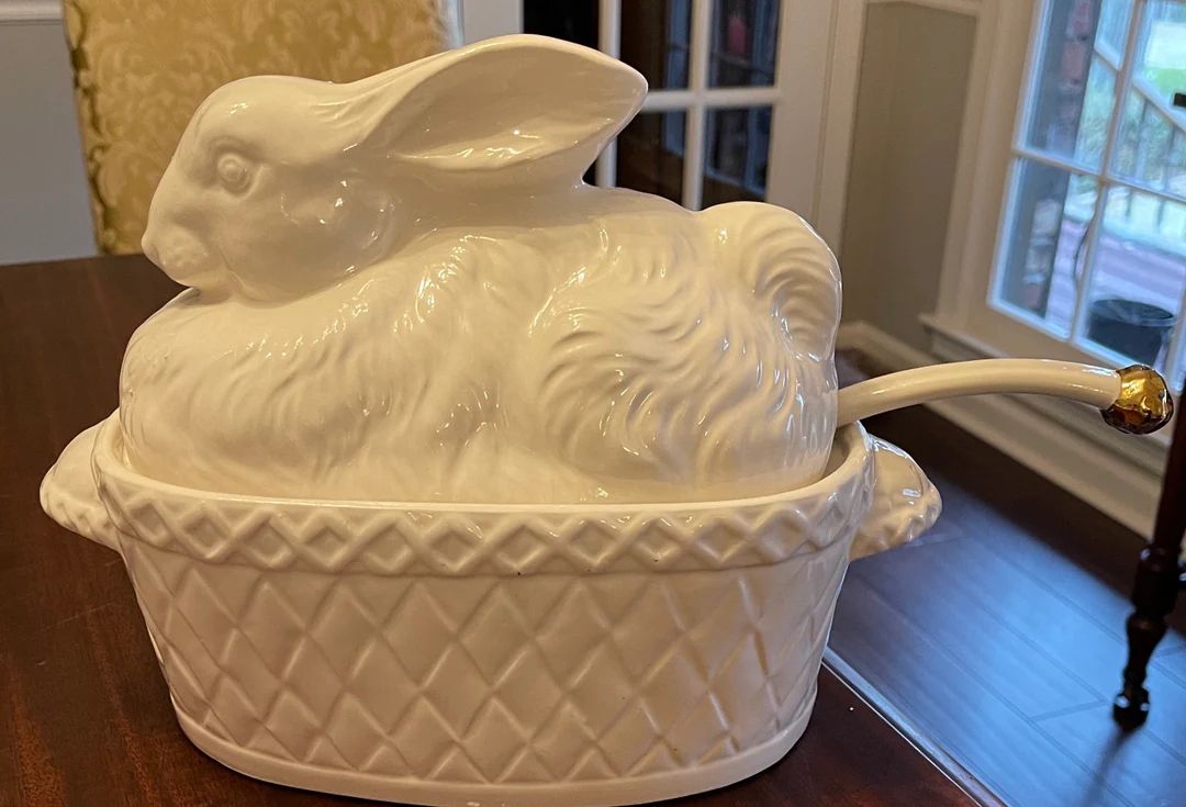 Vintage white bunny ceramic soup tureen with ladle( pitting/issues on bunny,Read INFO, Sold  AS I... | Etsy (US)