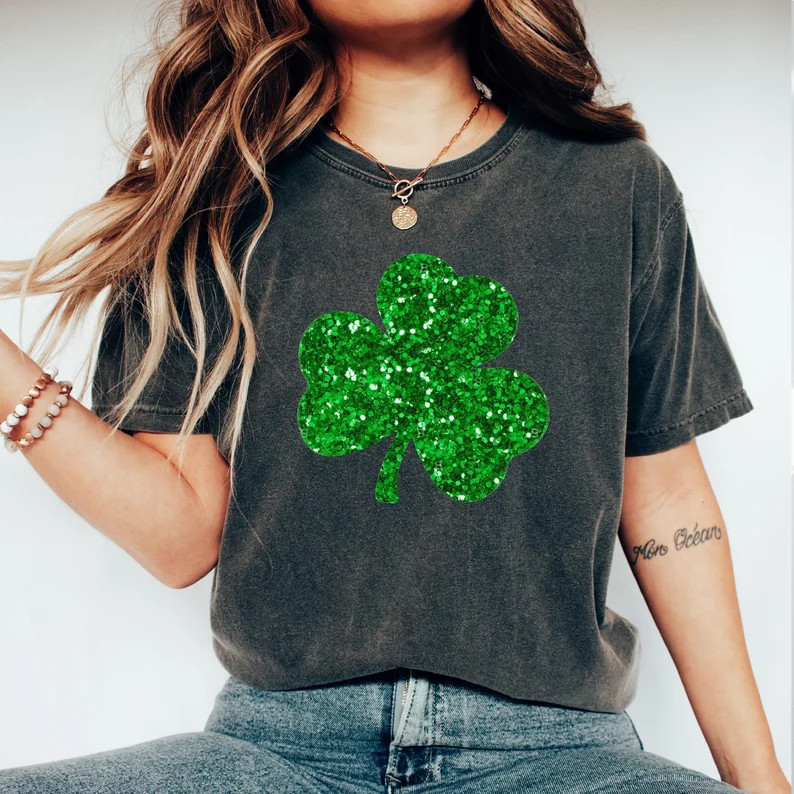 Glitter SHAMROCK Shirt, St Patricks Day Shirt Women, Comfort Colors St Pattys Day Shirts | Etsy (US)