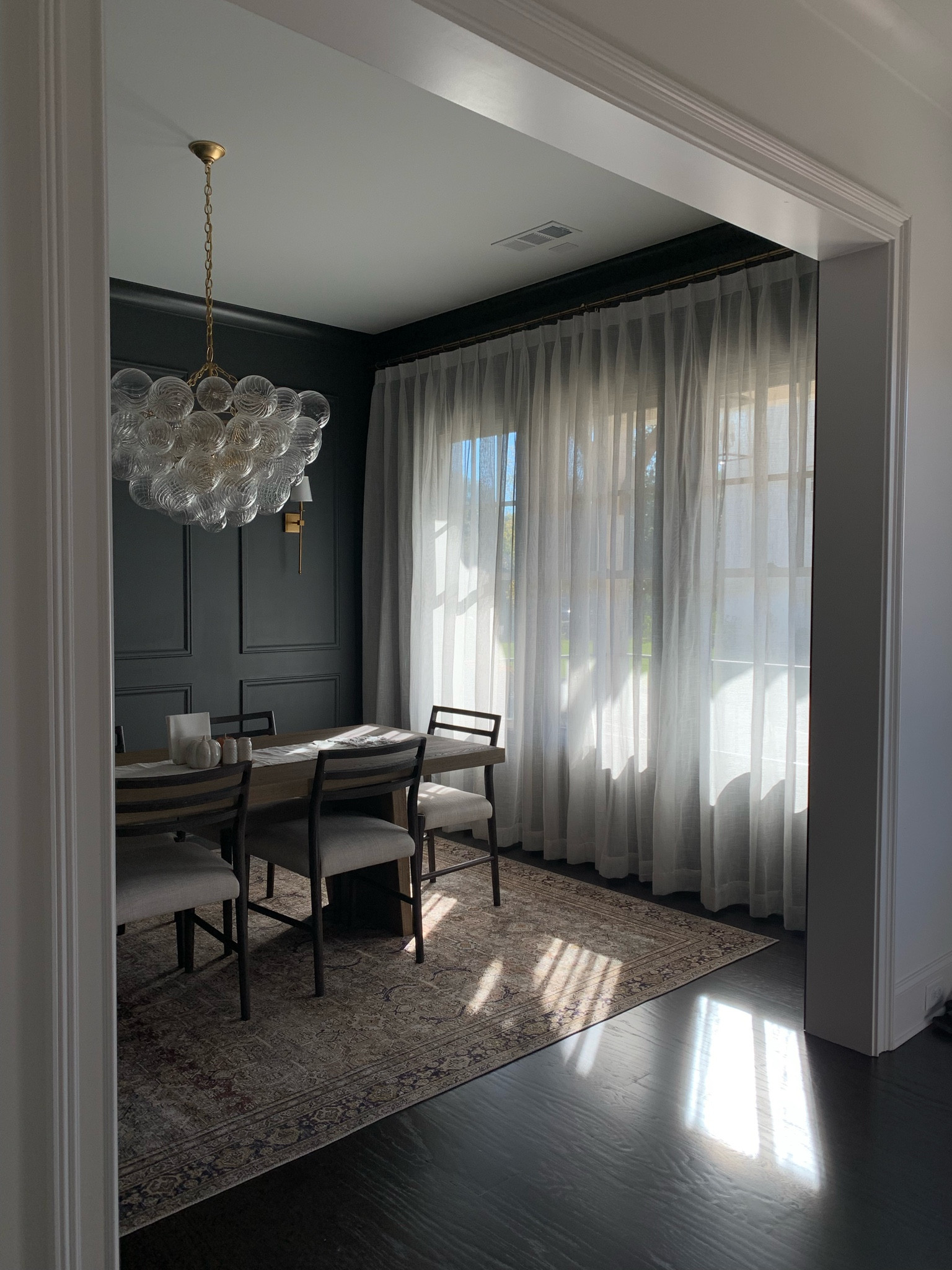 Moody Dining Room Inspo 🖤 

#DiningRoom #InteriorDesign #Interiors

#LTKHome #LTKSeasonal #LTKHoliday