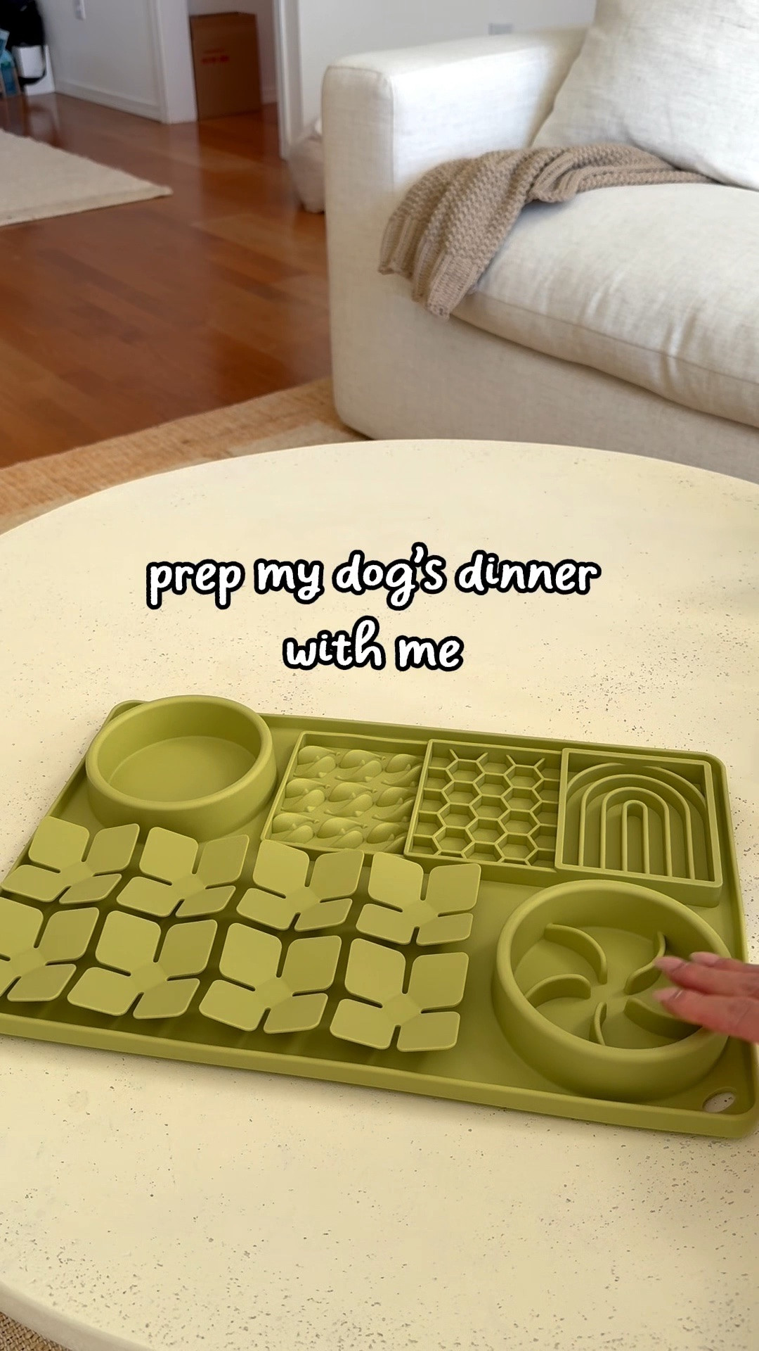 One of my favorite silicone slow feeders! 💚


