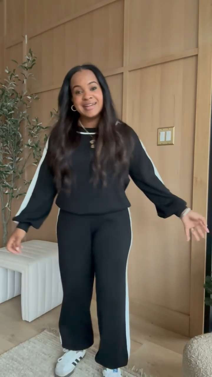 Friday OOTD🖤 My set is great for cozy season & it's on sale for $34.99!  

 

#LTKSeasonal #LTKSaleAlert #LTKStyleTip