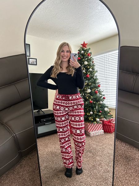 Old Navy Christmas Pajamas 😍 Black top paired with the red bear isle flannel bottoms.

#LTKHoliday #LTKfindsunder50 #LTKSeasonal