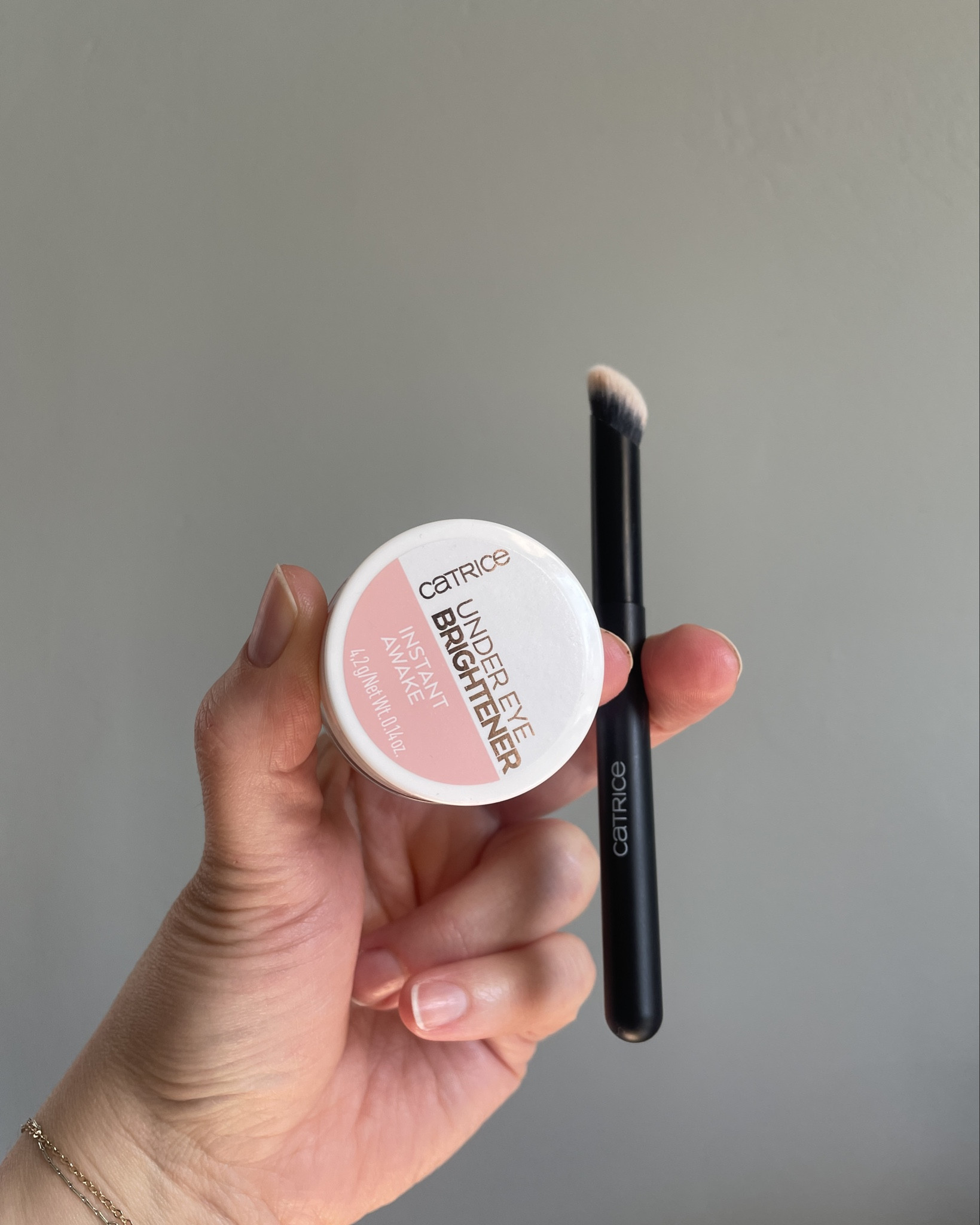  The current dynamic duo that’s in my makeup bag: the @catrice.cosmetics Under Eye Brightener + their (NEW) Under Eye Concealer Brush! This is the perfect brush for applying and blending the brightener — it’s my new favorite tool! Link below to this duo, plus a few of my other Catrice faves! 

#ad #catricepartner #catricecosmetics

#LTKgrwm #LTKBeauty