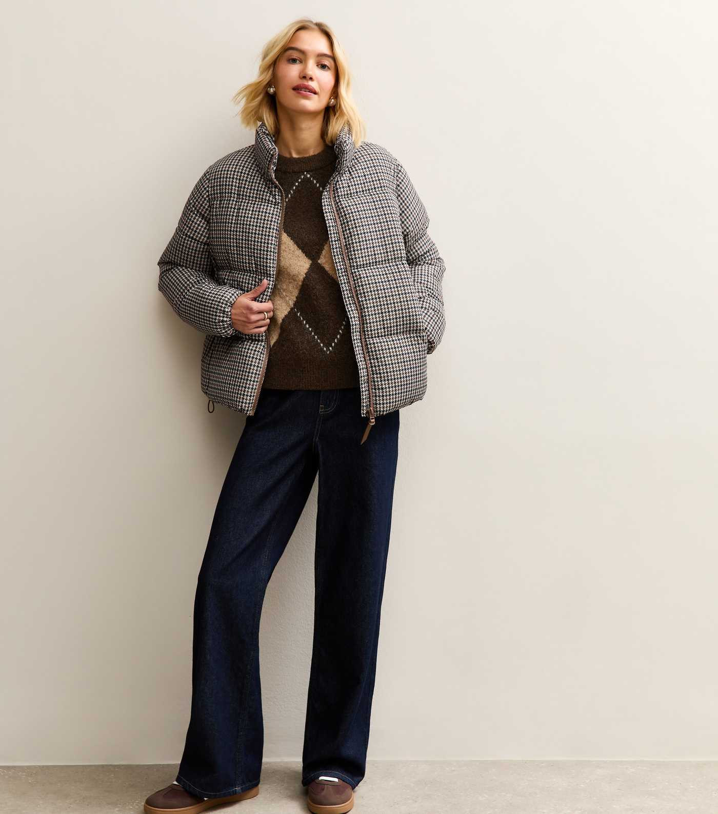 Brown Argyle Pattern Crew Neck Jumper | New Look | New Look (UK)