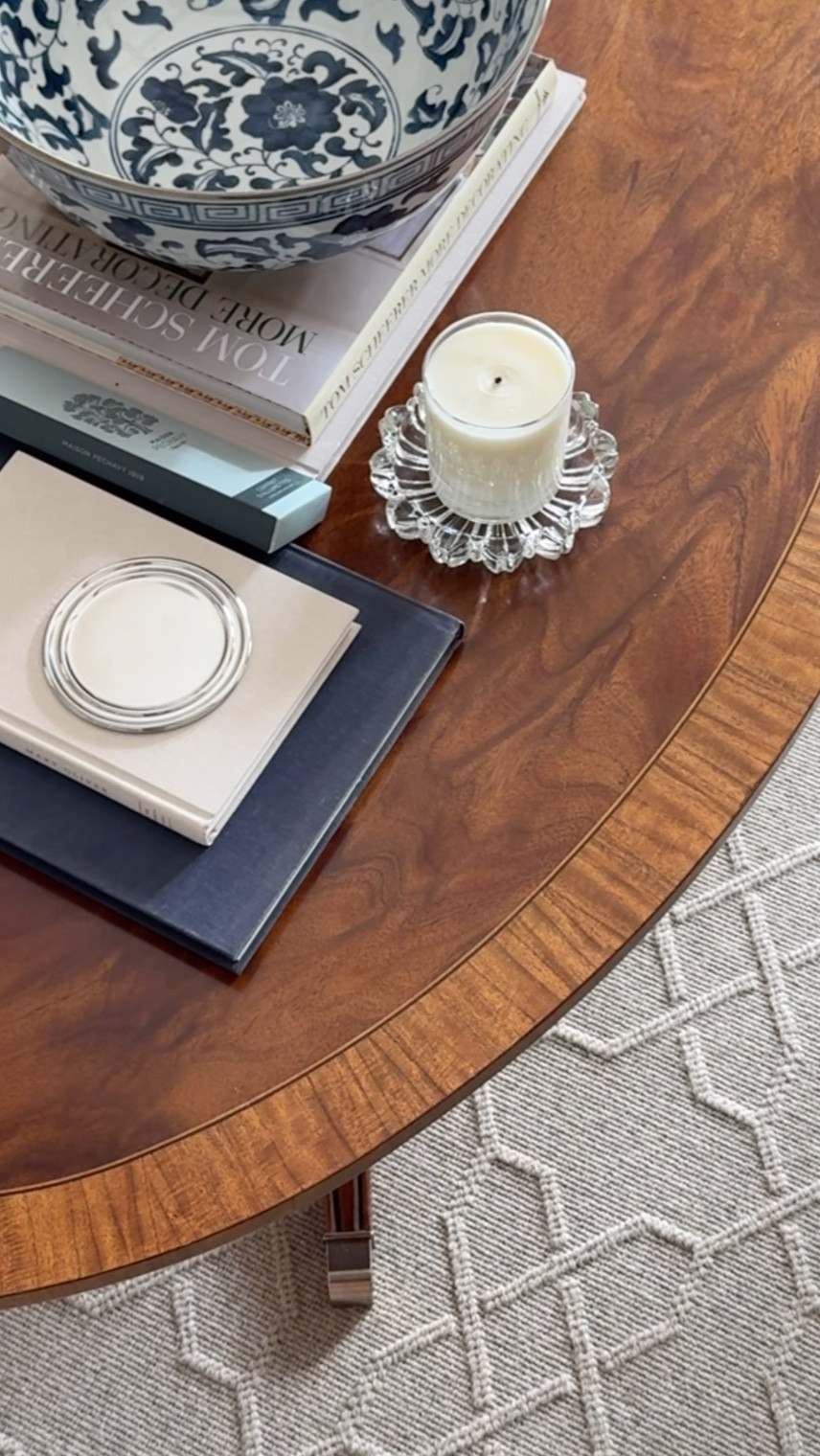 Easy spring coffee table styling...


#LTKSeasonal #LTKHome