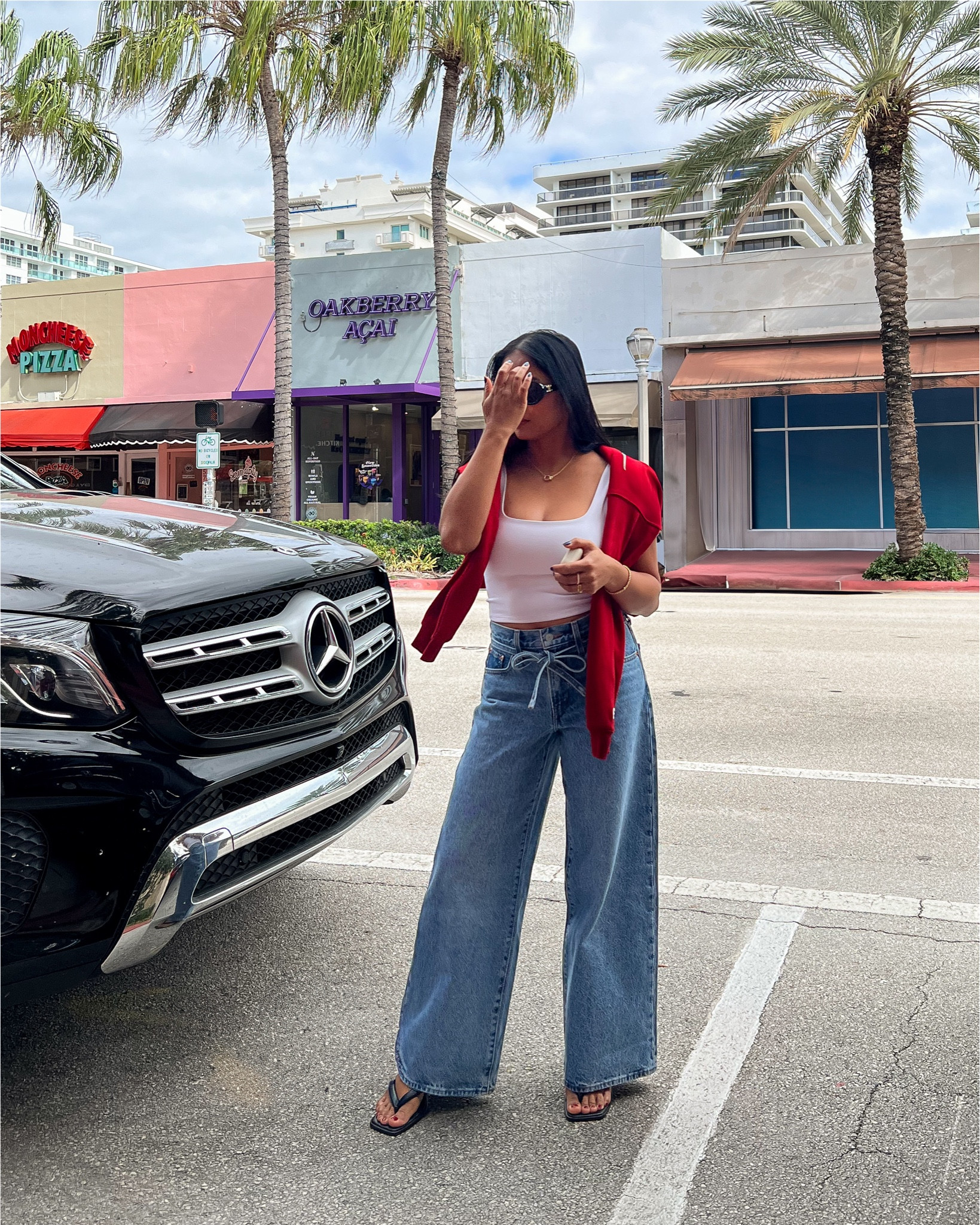 Super comfy baggy jeans! Comes in short and long inseams. Runs a little big, I’m wearing a size 24 waist 29inseam. (I usually wear 25)

#LTKCyberWeek #LTKStyleTip #LTKSaleAlert