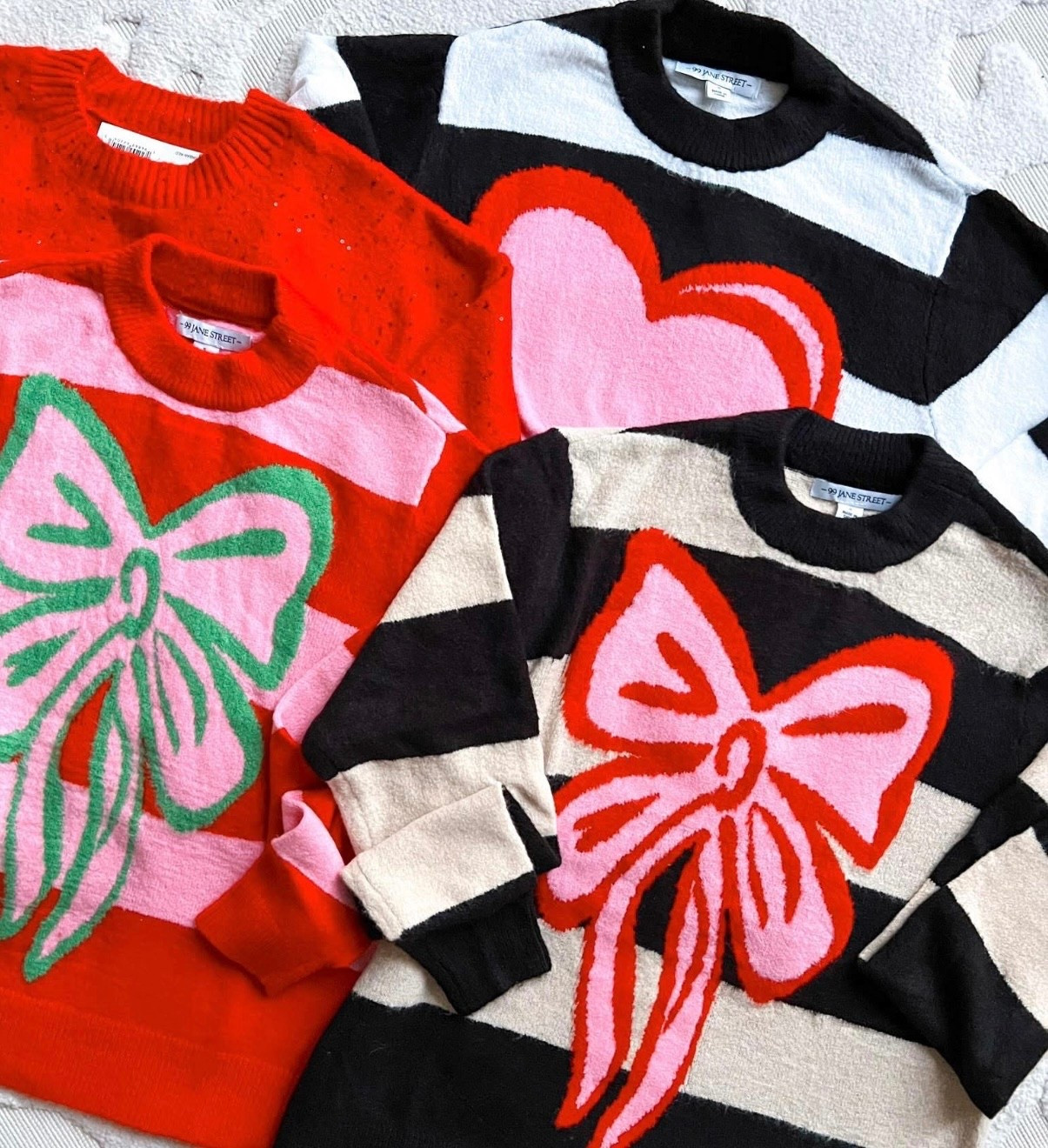 Walmart fashion, holiday sweater, bow sweater, Christmas sweater, Walmart style

#LTKSeasonal #LTKFindsUnder50 #LTKHoliday