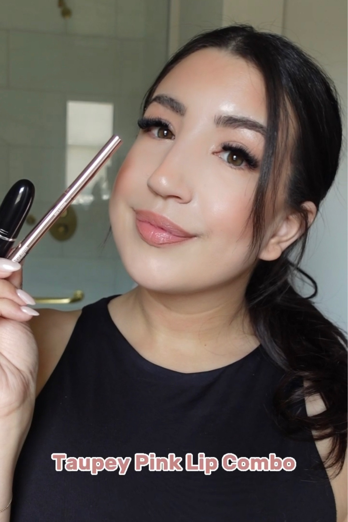 Lip pencil - She’s Proud
Lipstick - Thanks, It’s Mac