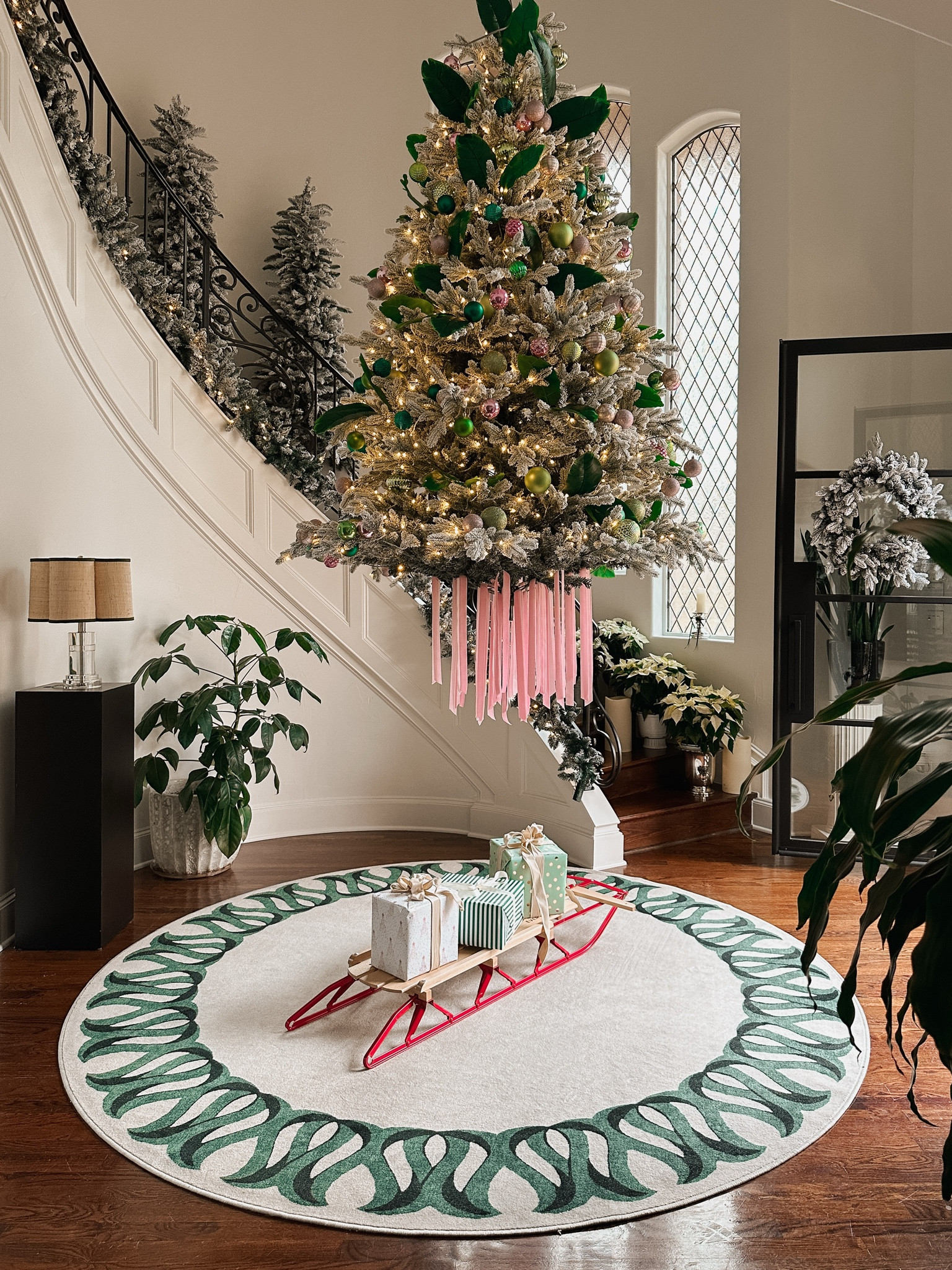 Our Beverly Hills Hotel inspired tree in our foyer!

#LTKHoliday #LTKHome #LTKSeasonal