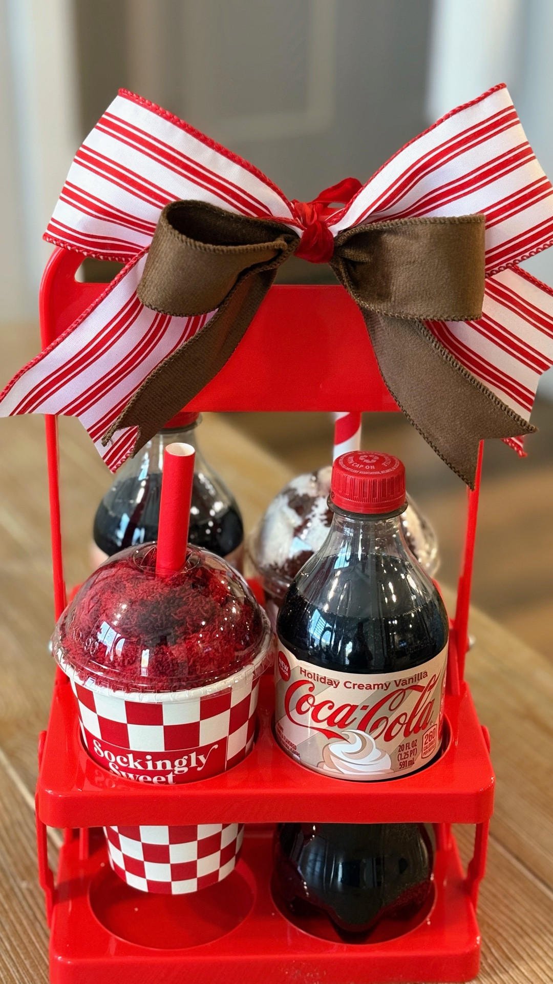 Using this cutest red drink container for another fun gift! Love the brown and red together! 🟤❣️⁣⁣⠀
⁣⁣⠀
#socks #cocacolazero #coke #cocacola #christmasgiftsideas #giftideas #christmas

#LTKHoliday #LTKSeasonal #LTKGiftGuide