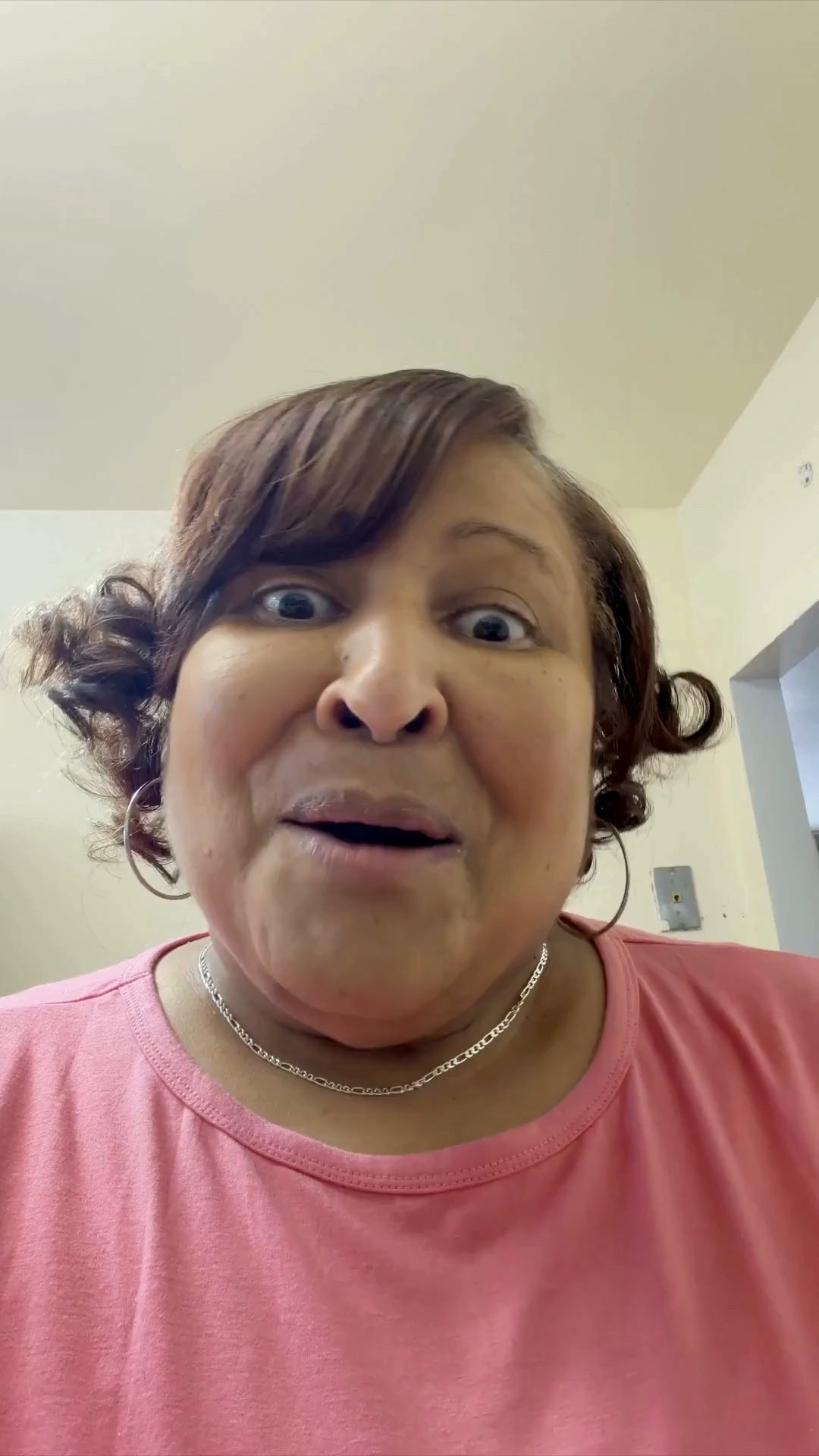 The Kitchen MVP: Oven-to-Table Glassware! 🍲✨
I’ve finally found the perfect kitchen set that does it all! These glass bowls are a complete game-changer when it comes to storage, serving and cooking!

They can go from the freezer to the oven and then straight to the table. This set includes 1qt, 1.5qt, and 2qt bowls—ideal for everything from side salads to hearty family casseroles.

The matching glass lids are also microwave and dishwasher safe. 🧼

The shining, classic look makes your food the star of the show. 

Get these in your kitchen right away🛍️


#LTKHome #LTKdayinmylife