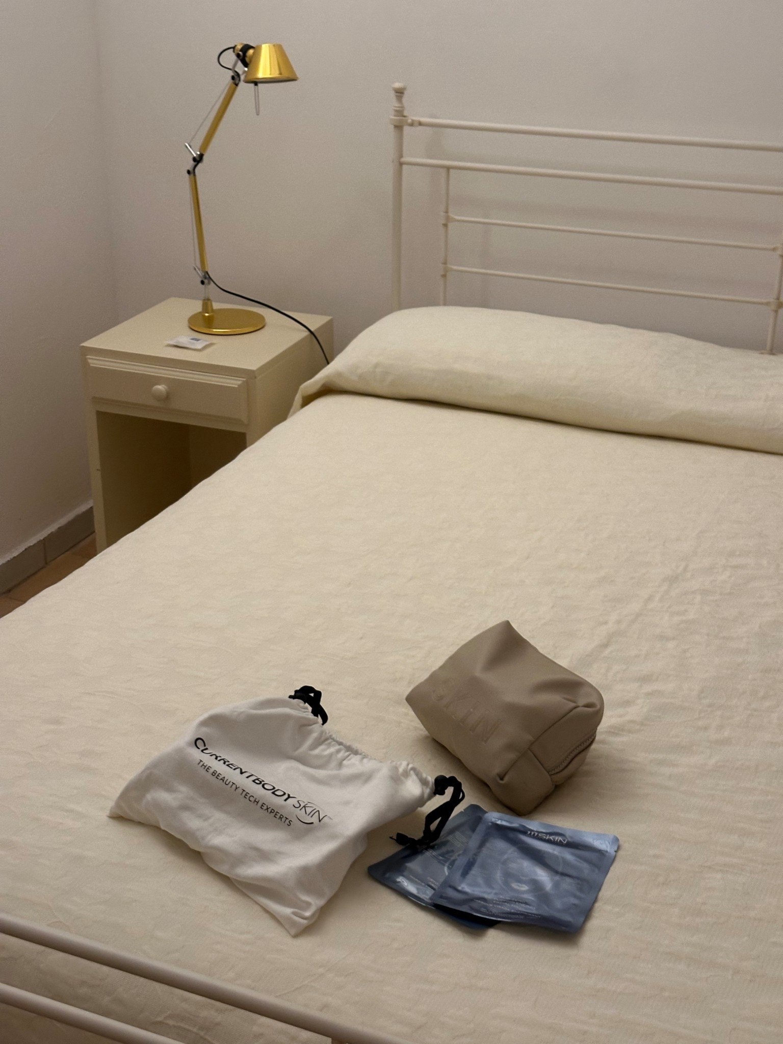 Red light mask to prep for wedding day!!! Code ELLIEWELLNESS for 10% off! #ad #currentbodypartner #2025skincare #ledmask #redlighttherapy #ledtherapy #skintransformation #glassskin #skincarehacks

#LTKWedding #LTKBeauty #LTKTravel