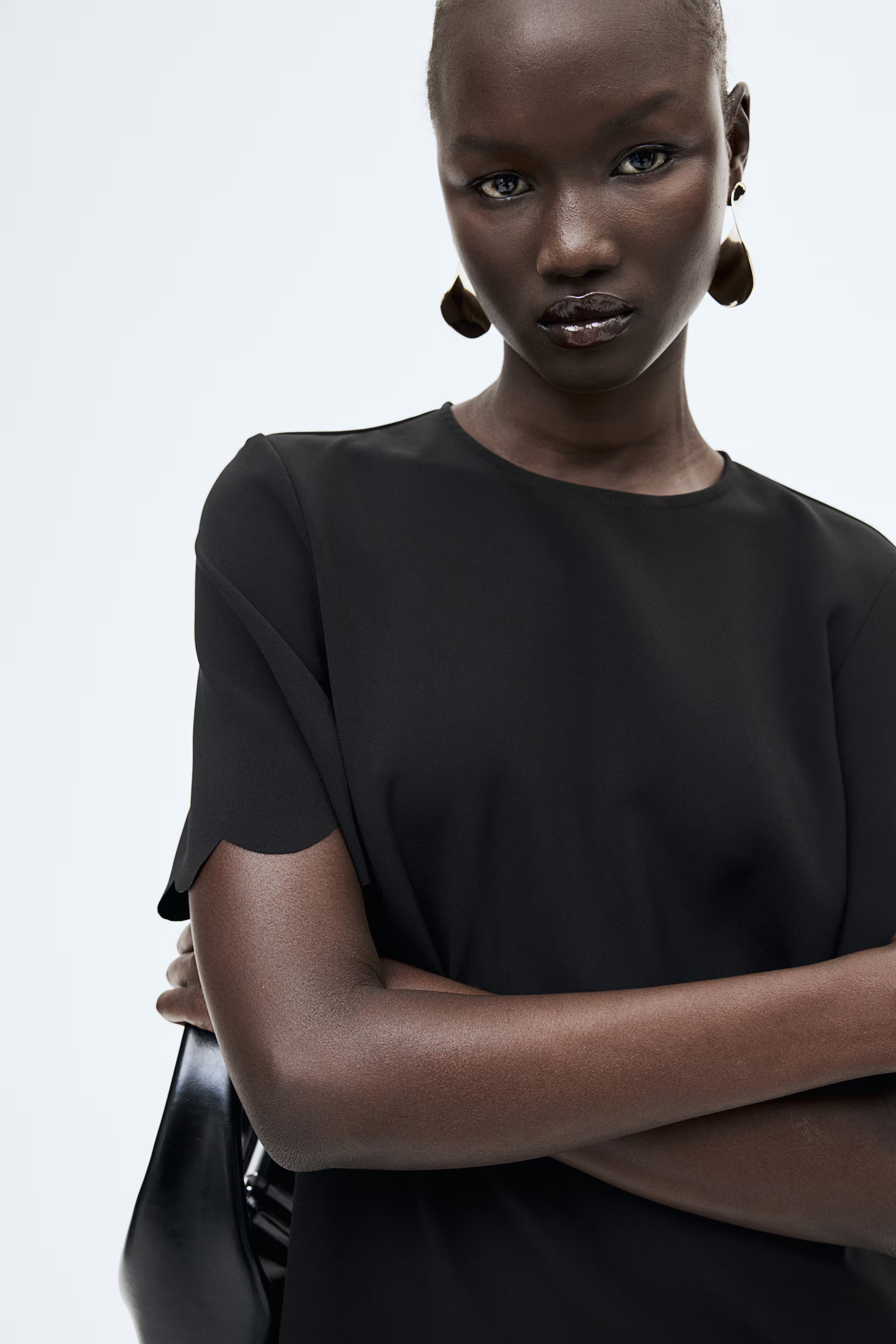 Scalloped Dress - Round Neck - Short sleeve - Black - Ladies | H&M US | H&M (US + CA)