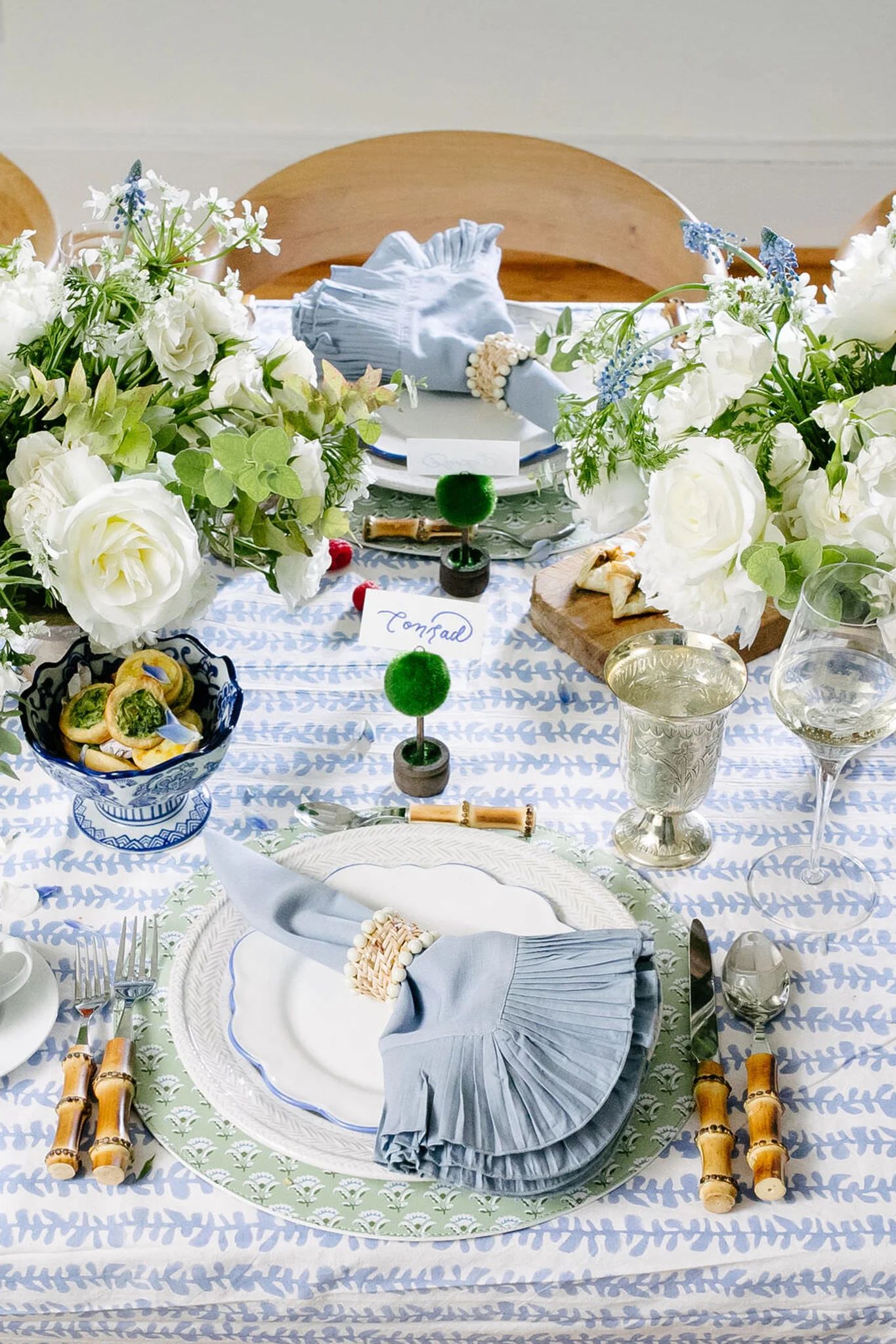 Blue Vines Tablecloth | Tuckernuck (US)