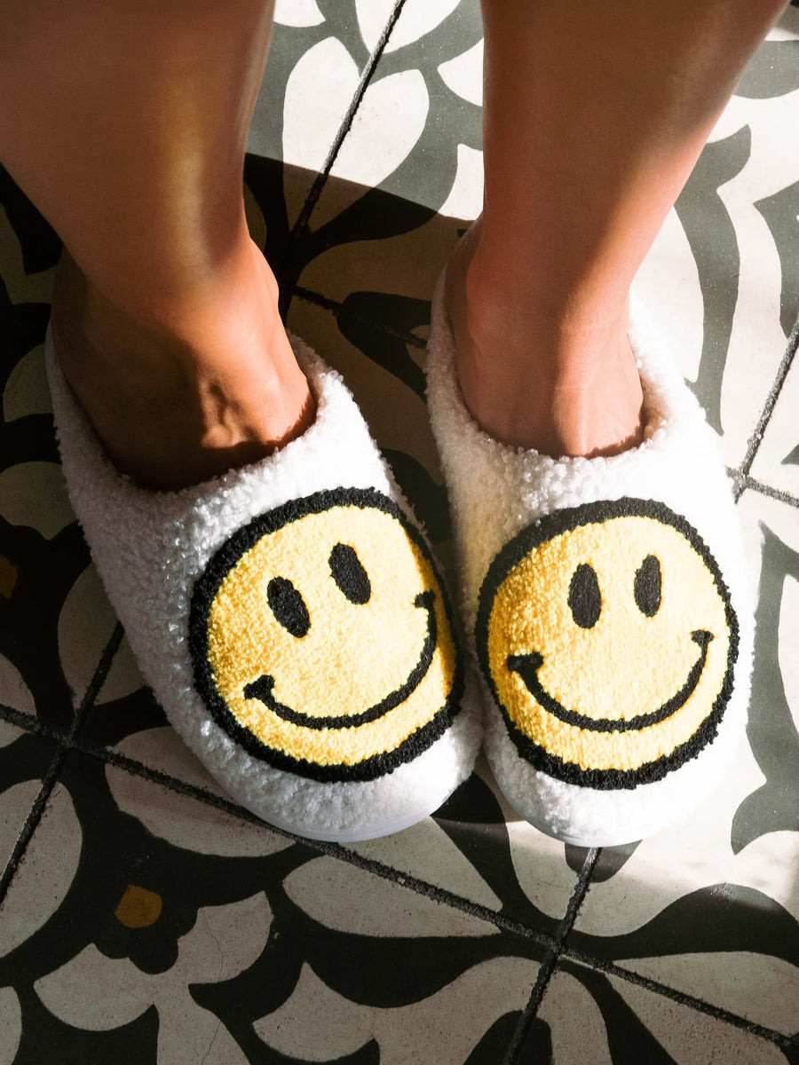 Icon Sherpa Slippers - Smiley Face | Natural Life