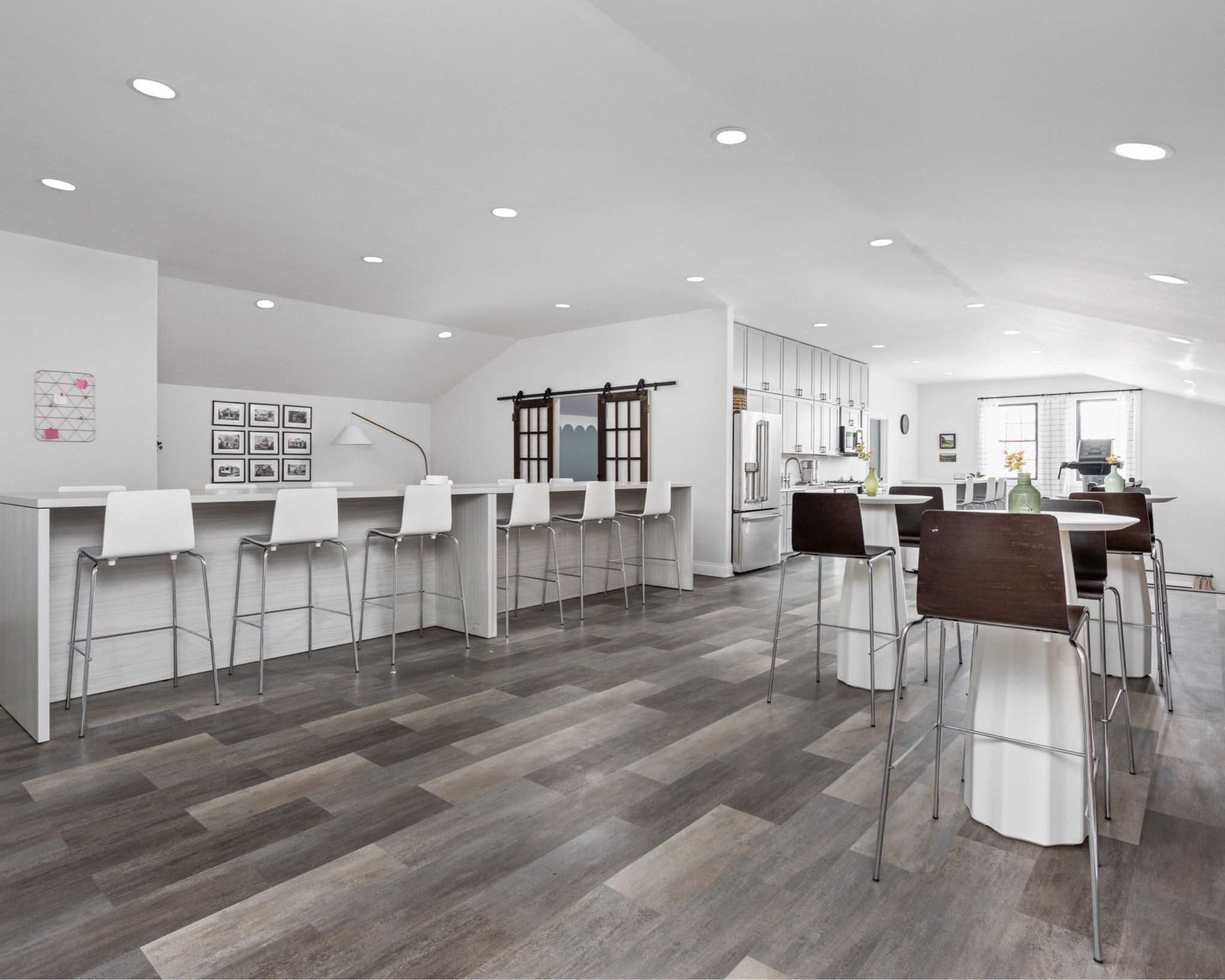 You can never have to many collaborative work spaces!

#LTKhome