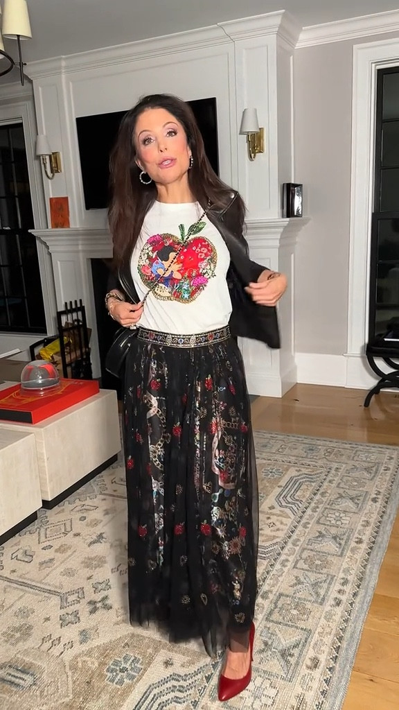 BIRTHDAY FIT✨🍎🎈 The Snow White skirt and top is sold out but linking similar finds!

#LTKVideo #LTKStyleTip