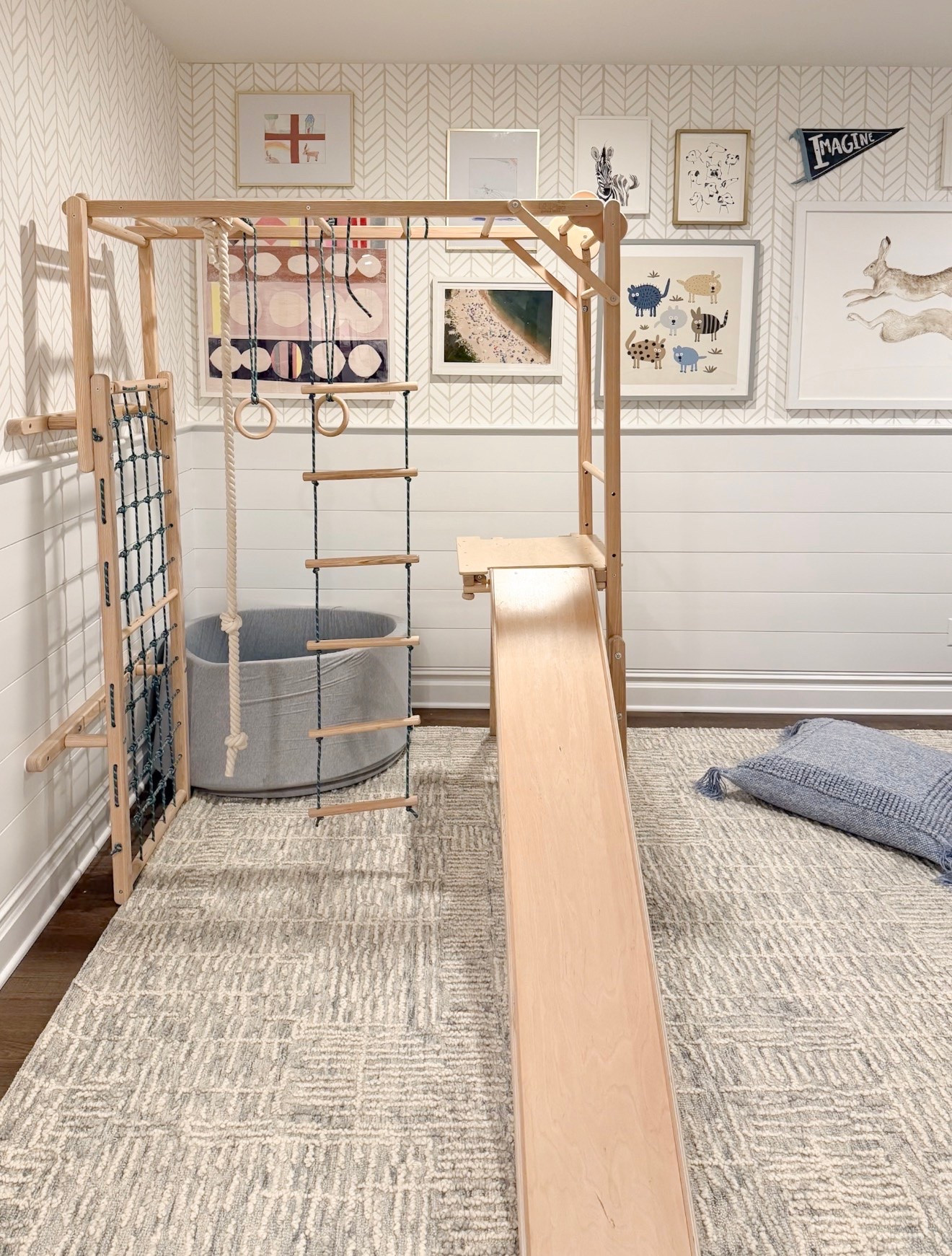 A roundup of some of my favorite rugs in our home!

Bedroom rug, living room rug, entryway rug, dining room rug, mudroom rug, playroom rug, basement rug

#LTKdayinmylife #LTKHome #LTKSaleAlert