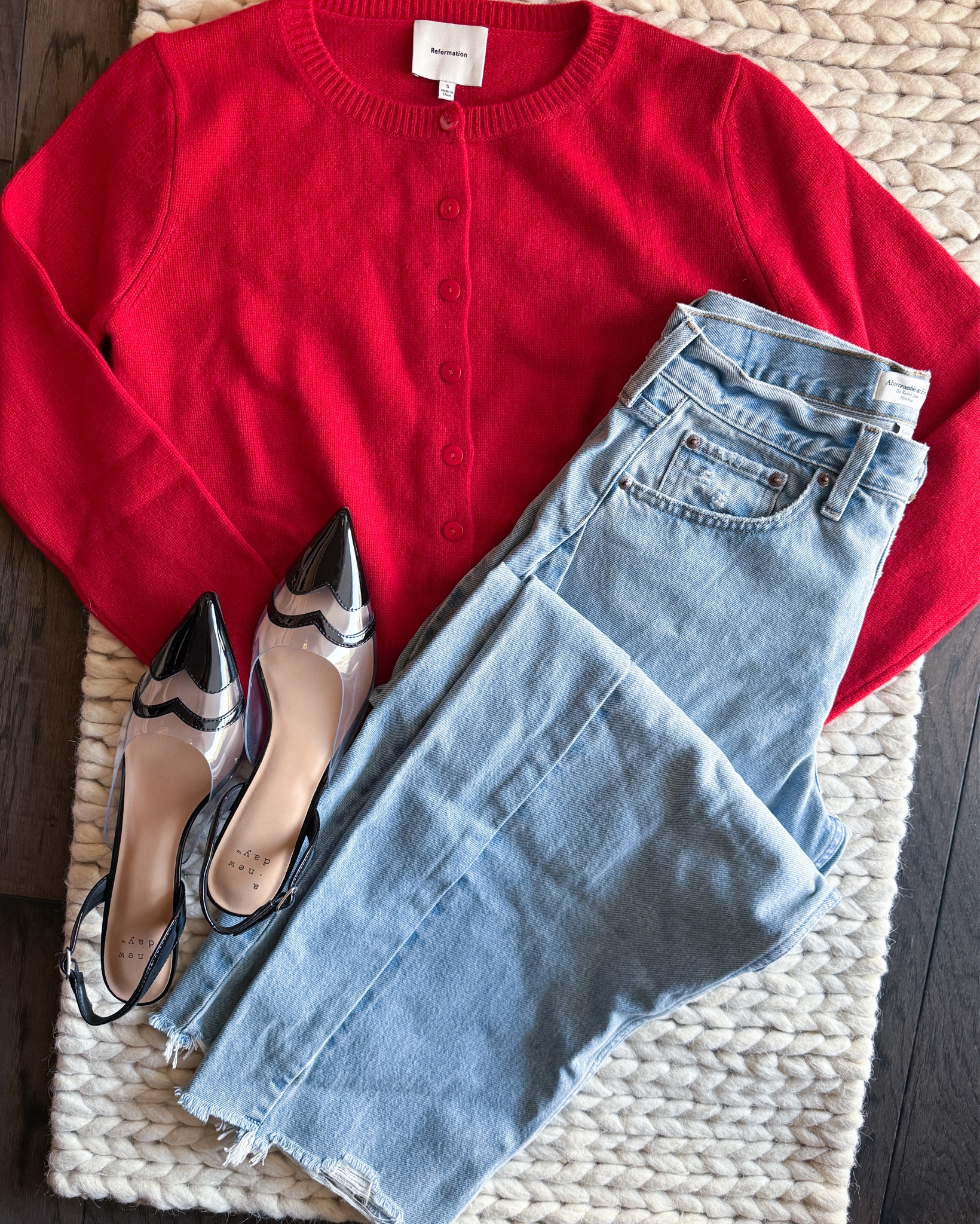 Completely obsessed with this beautiful red cardigan. It’s a beautiful closet staple, but perfect for Valentine’s Day. 


Valentine’s Day Outfit Idea - Galentines  - Brunch Outfit Idea - Cute Heels - Abercrombie Barrel Jeans - Comfortable Heels - Reformation - Red Cardigan - Cashmere Sweater 


#LTKU #LTKShoeCrush #LTKStyleTip