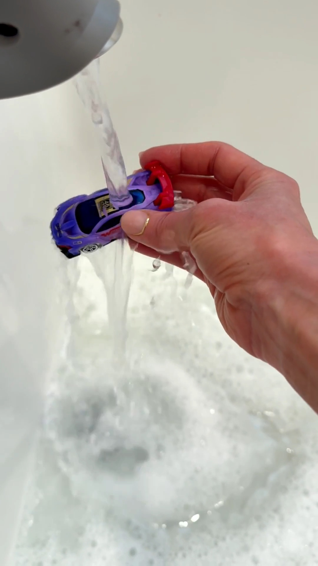 Help me setup a racecar inspired bath dor my boys 💦🏎️🏁 My boys are big Hotwheels guys, so I knew this would go over big with them! 

Amazon, hot wheels bath, bath toys for kids, hot wheels towels, bath lights, color chaging cars, hotwheels bath bombs, bathtub racetrack, bath toys, kids gift ideas

#LTKmomlife #LTKKids