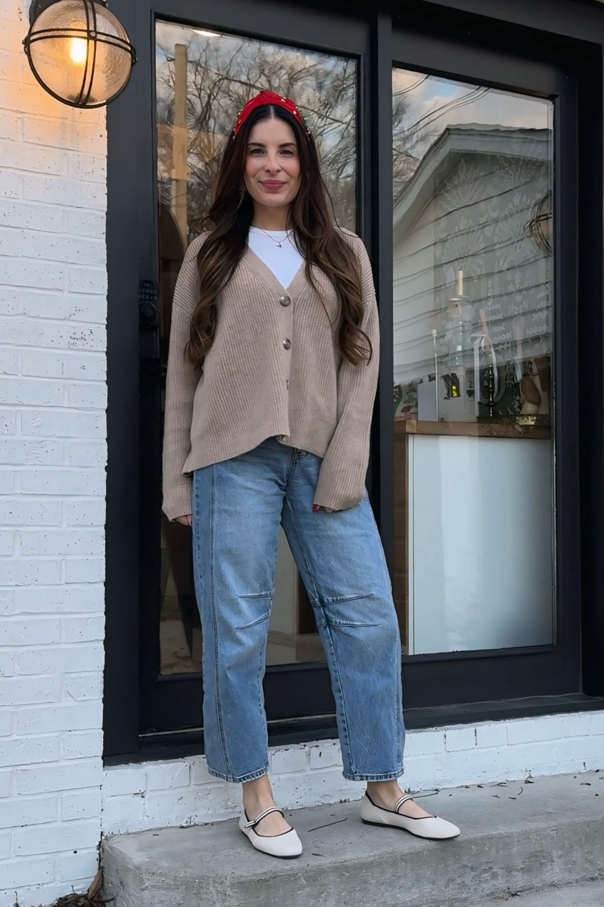 Loving Quince’s cashmere fisherman cropped cardigan (wearing size small) — styled with my barrel jeans + Mary Jane Rothy’s!

Quince code: INFG-CHAE10 (gives 10% discount on your first purchase) 

Jewelry: Made by Mary — code CHAE gives you 15% off at madebymary.com

#LTKWorkwear #LTKShoeCrush