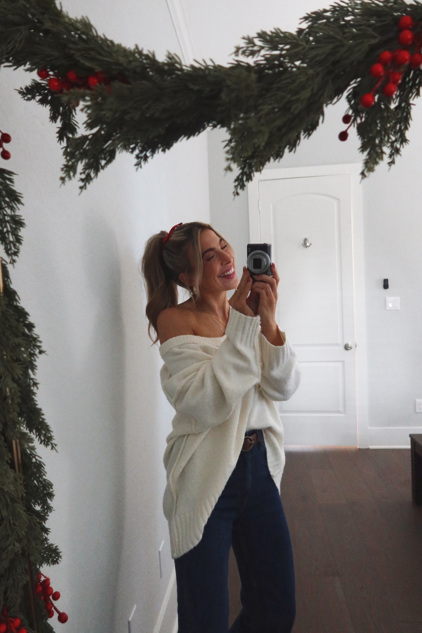 amazon sweater! wearing a medium in the sweater and a 25 in my favorite jeans!

#LTKHoliday #LTKootd #LTKSaleAlert