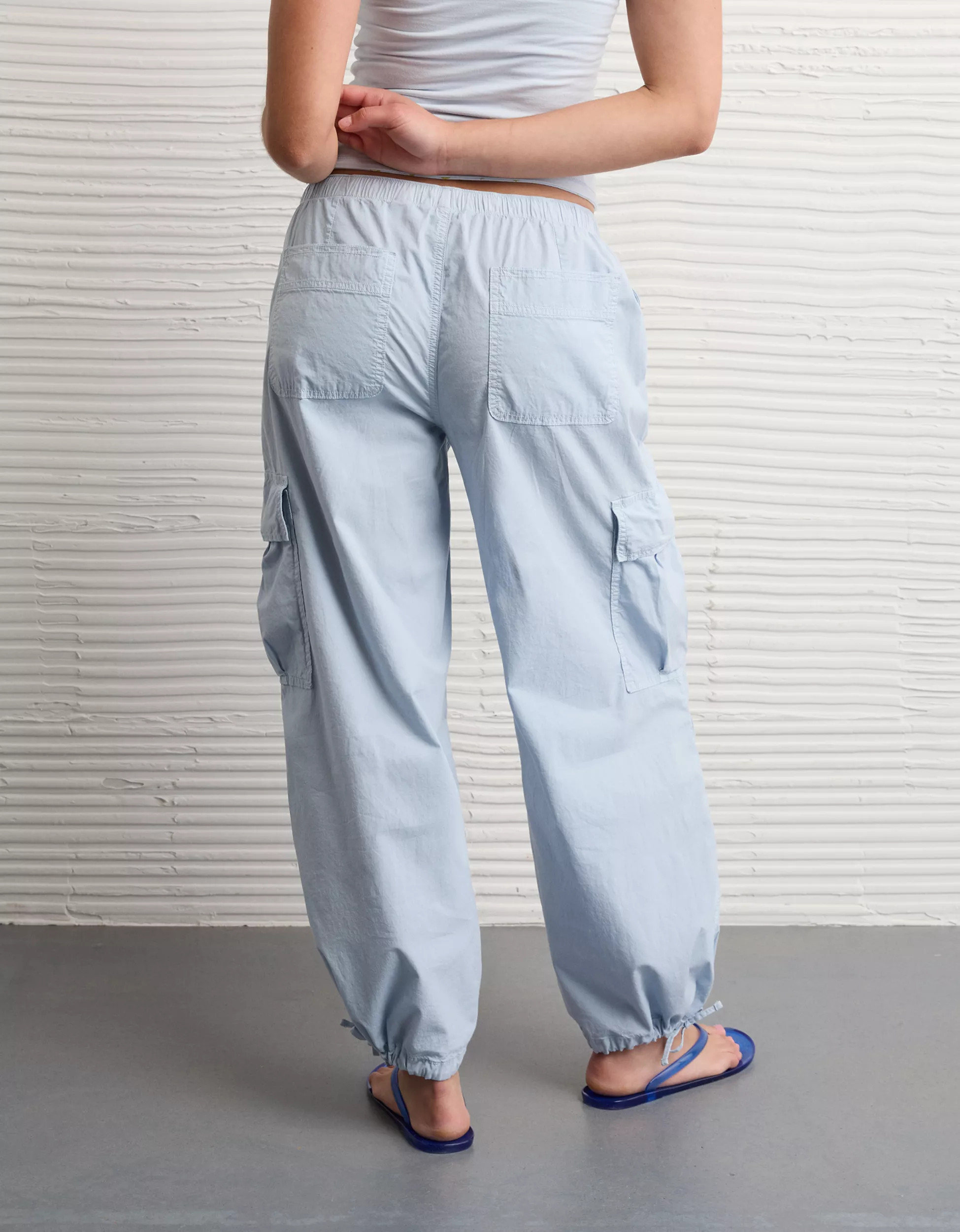 AE Low-Rise Baggy Cargo Parachute Pant | American Eagle Outfitters (US & CA)