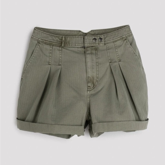 [unsubscribed] 100% cotton herringbone pleated pocket shorts sage green 0 | Poshmark