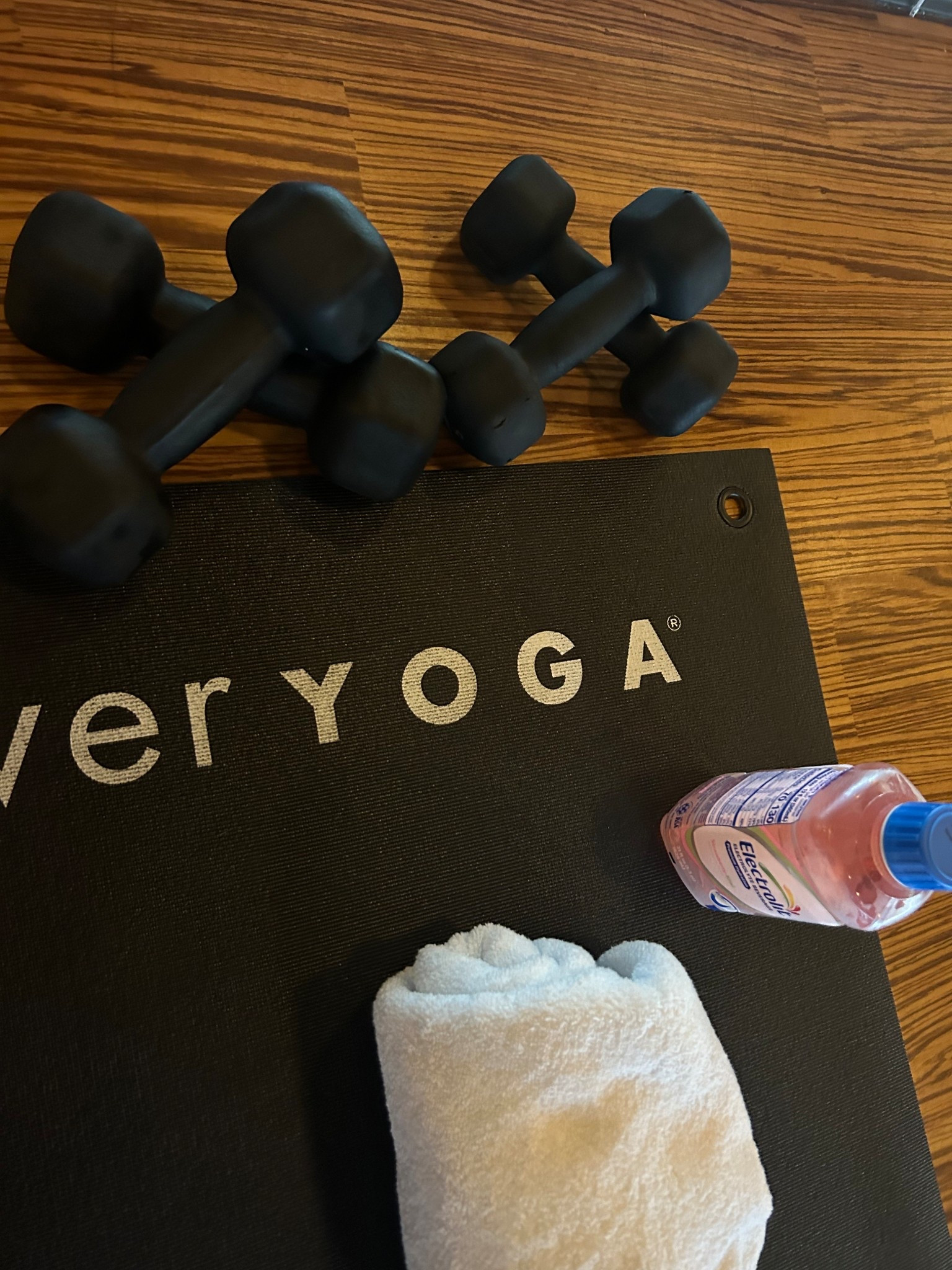 yoga class | yoga sculpt class | fitness | workout | weights | electrolytes 

#LTKStyleTip #LTKActive #LTKMidsize