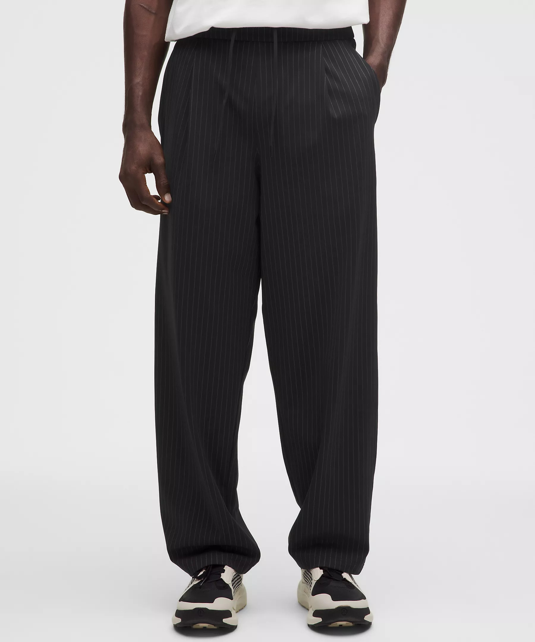 Men's Daydrift Relaxed-Fit Pleated Trouser | Lululemon (US)