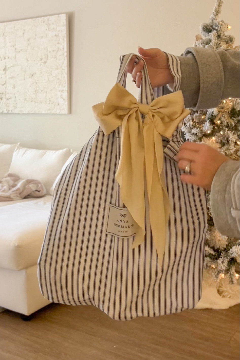 Adding bows to tote bags >>> diy bows 

#LTKGiftGuide #LTKfindsunder50 #LTKstyletip