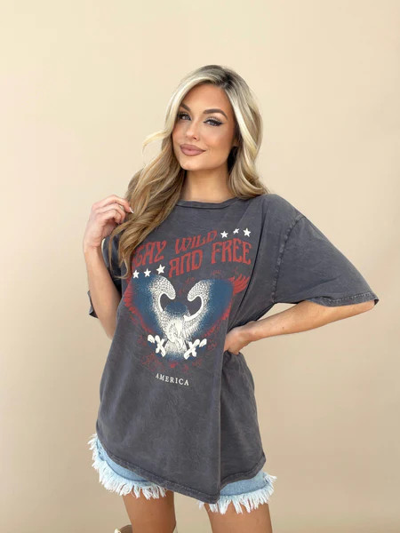 Stay Wild And Free Graphic Tee | Lane 201 Boutique