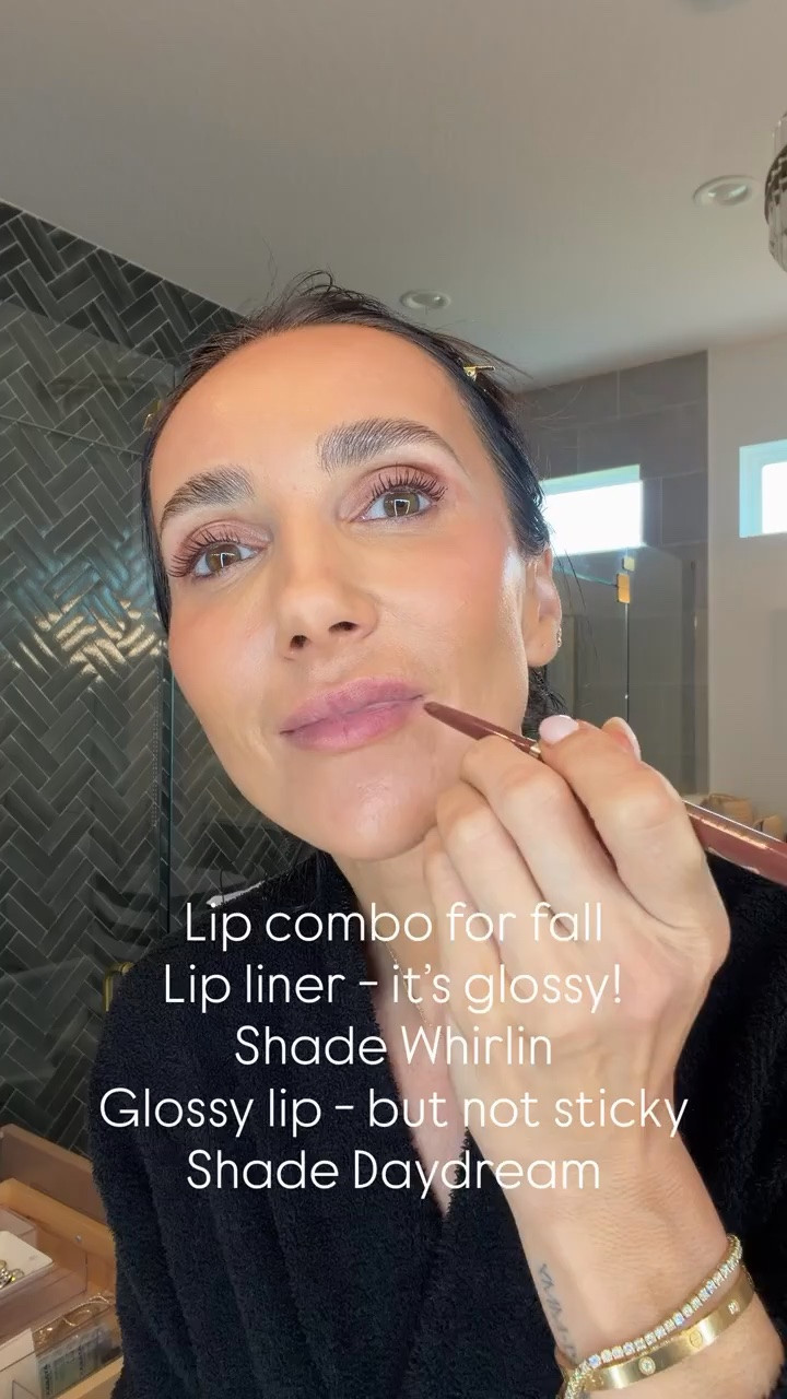 My current lip combo for fall is the perfect soft pinky nude. I use the glossy lip liner in Whirlin with the lip gloss in Daydream for a smooth, shiny finish that isn't sticky. Such a pretty everyday combination that works with any makeup look.
fall lip combo, lip liner, glossy lip liner, Whirlin lip liner, Daydream lip gloss, nude pink lips, glossy lips, non sticky lip gloss, everyday makeup, fall makeup, makeup over 40, beauty favorites, annabrstyle