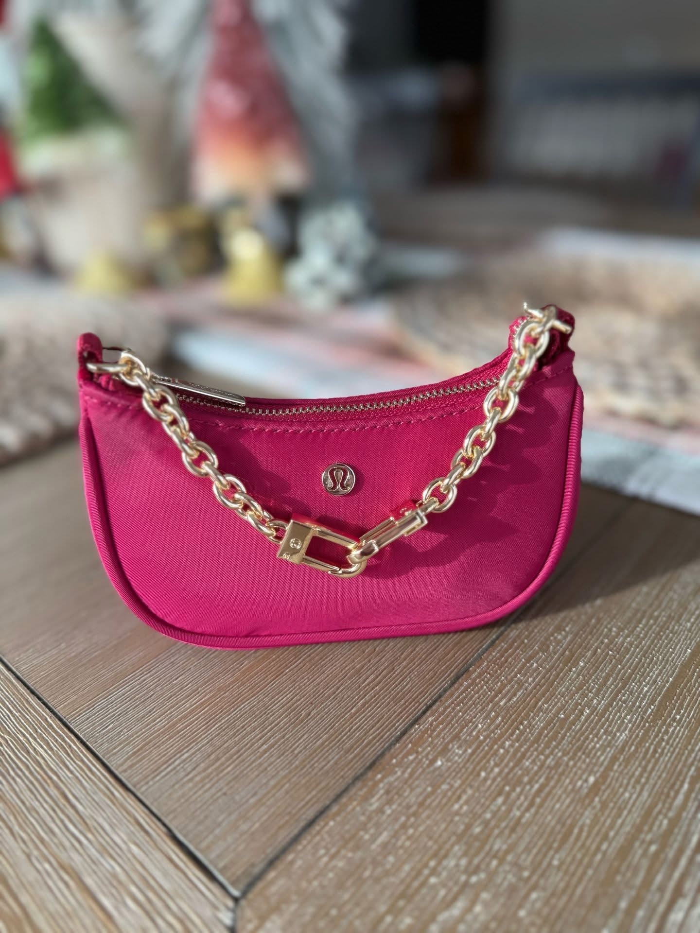 Down to $19! 😱😱😱

The Lulu nano bag, perfect for money, keys, lipgloss. Does not fit an iPhone, the teens carry the phone in their hand or back pocket anyway! ☠️ Free shipping! 



#LTKdayinmylife #LTKSaleAlert