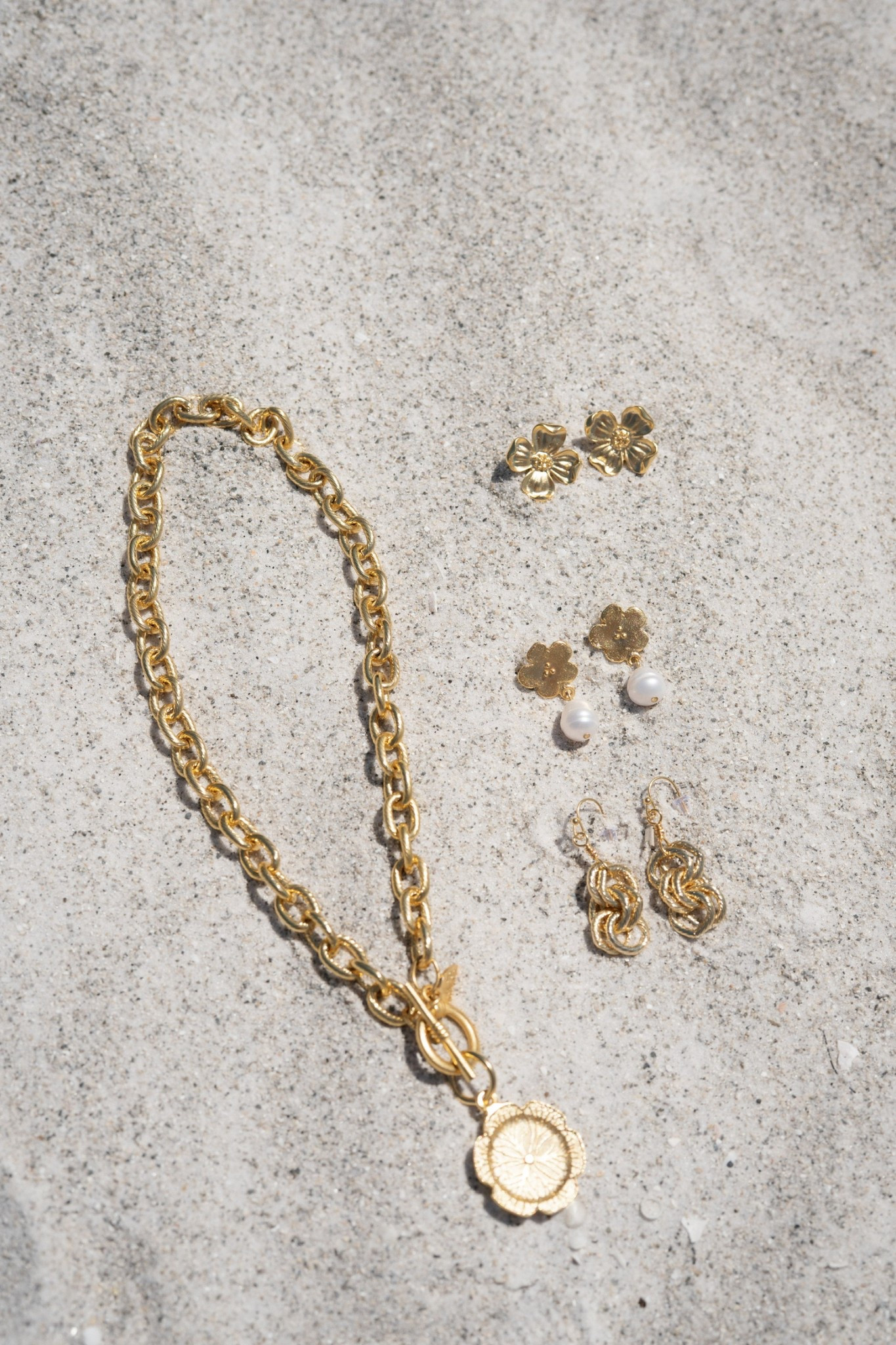 Must-have accessories for summer! A gold statement necklace and chic earrings from Social Threads! 

#LTKSummerEdit #LTKSeasonal #LTKOver40