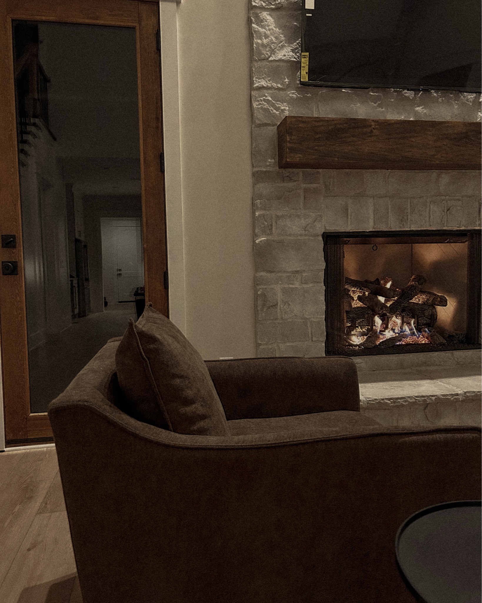 These swivel chairs were the very first thing I couldn’t wait to buy when we moved in 🤎
I had a vision for this space and they made it feel like home instantly. 

Brown is sold out right now but comes back in stock frequently!

Linking them here ↓