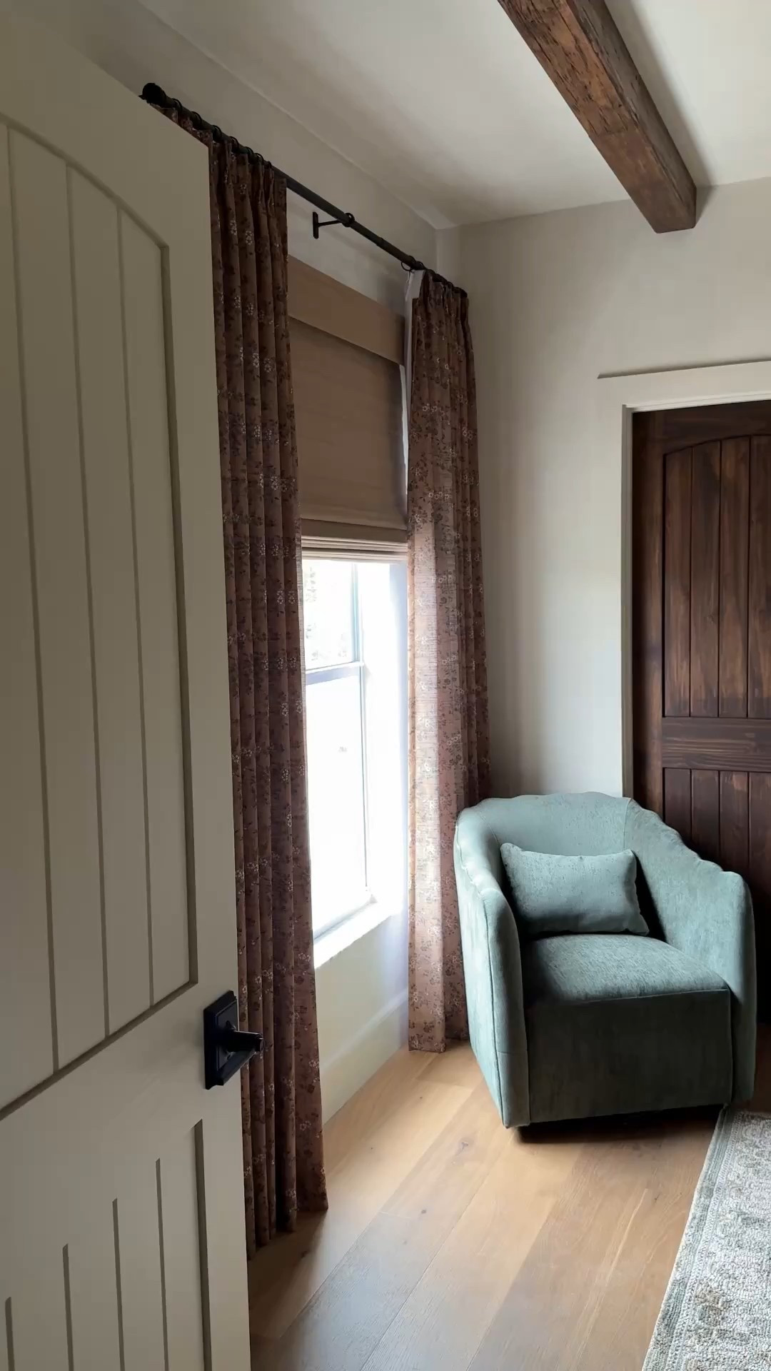 Just installed the window treatments in our queen bedroom 😍 

Drapes: Copper SL-J5 pinch pleat
Shades: Teak LN37 cordless blackout

#LTKHome