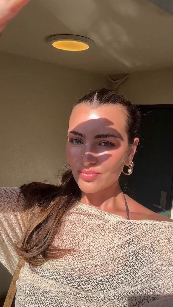 sun kissed and ready for dinner & even better bc my tox is getting settled in from @_beyourkind ✨💉🌞🌺🌴

#glowyskin #glowymakeup