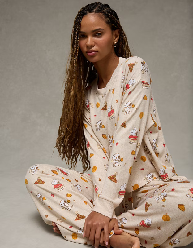 AE Luxe Plush Snoopy Fall Long-Sleeve & Pant PJ Set | American Eagle Outfitters (US & CA)